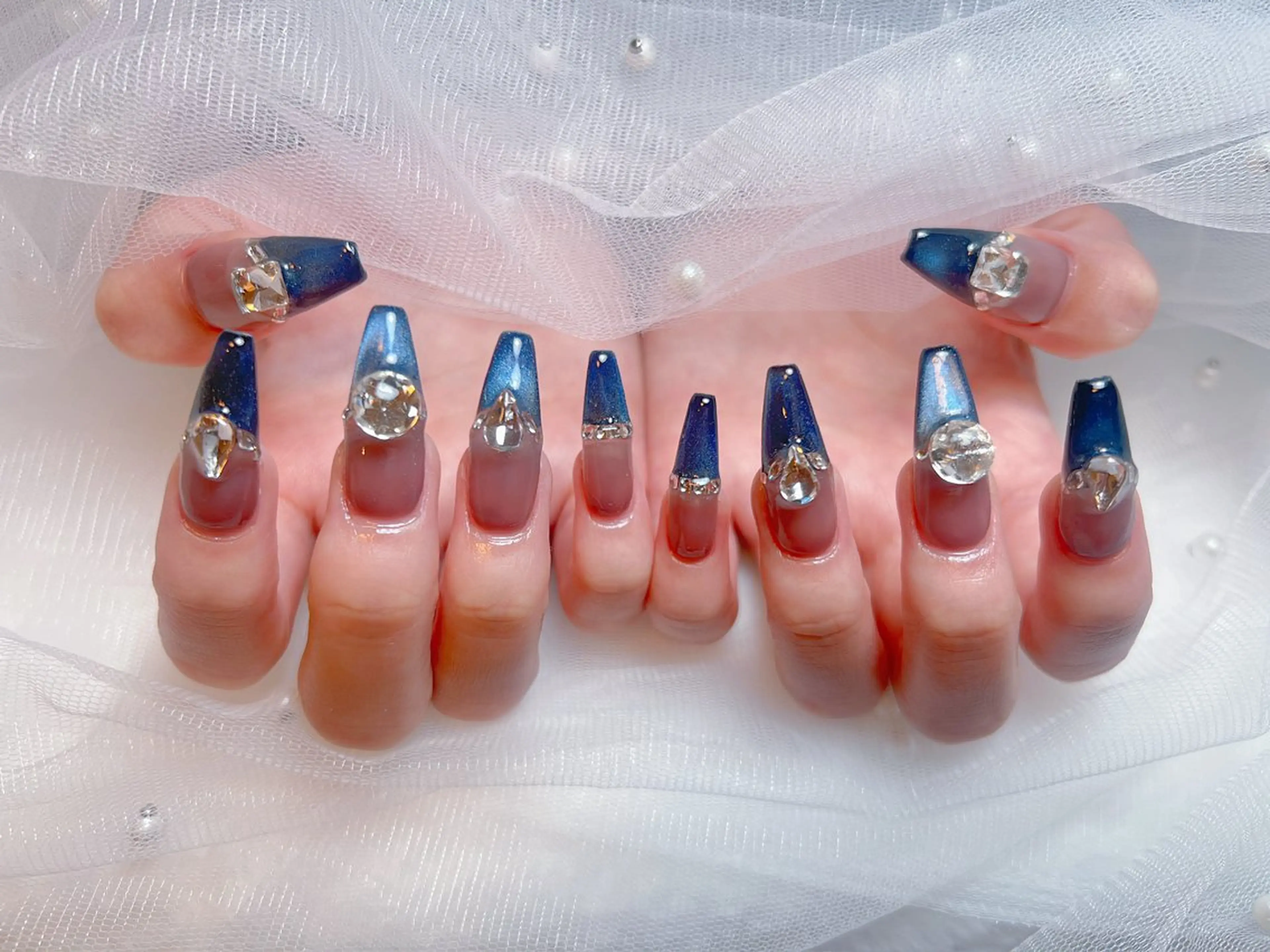 ネイル アートネイル オーロラネイル チークネイル 長さ出し フットネイル Miya _nailのネイルデザイン