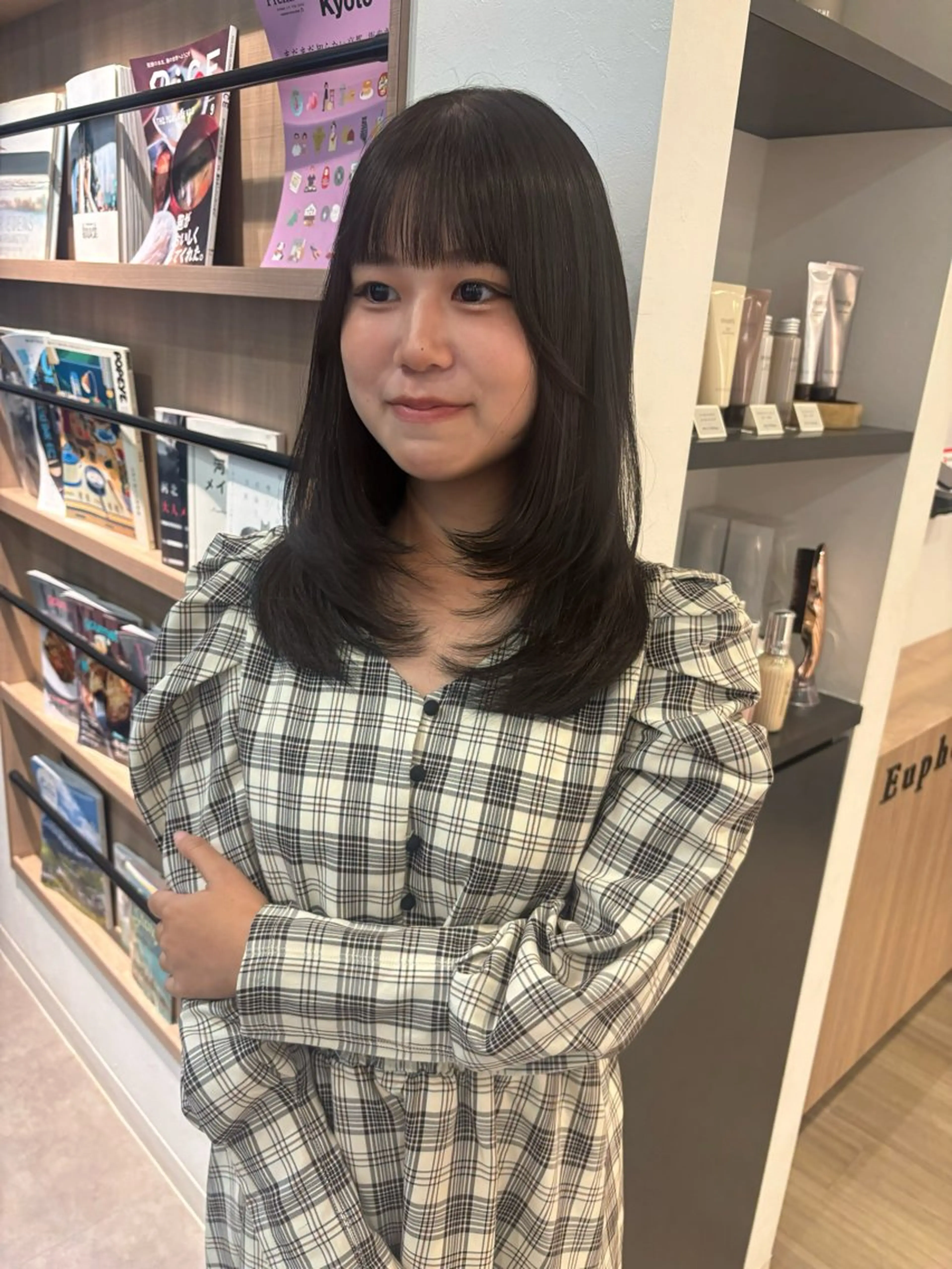 ミディアム 顔周りカット カット ヘアカラー トリートメント モテ髪‎🫧赤み消し カラー表参道きょうこのヘアスタイル