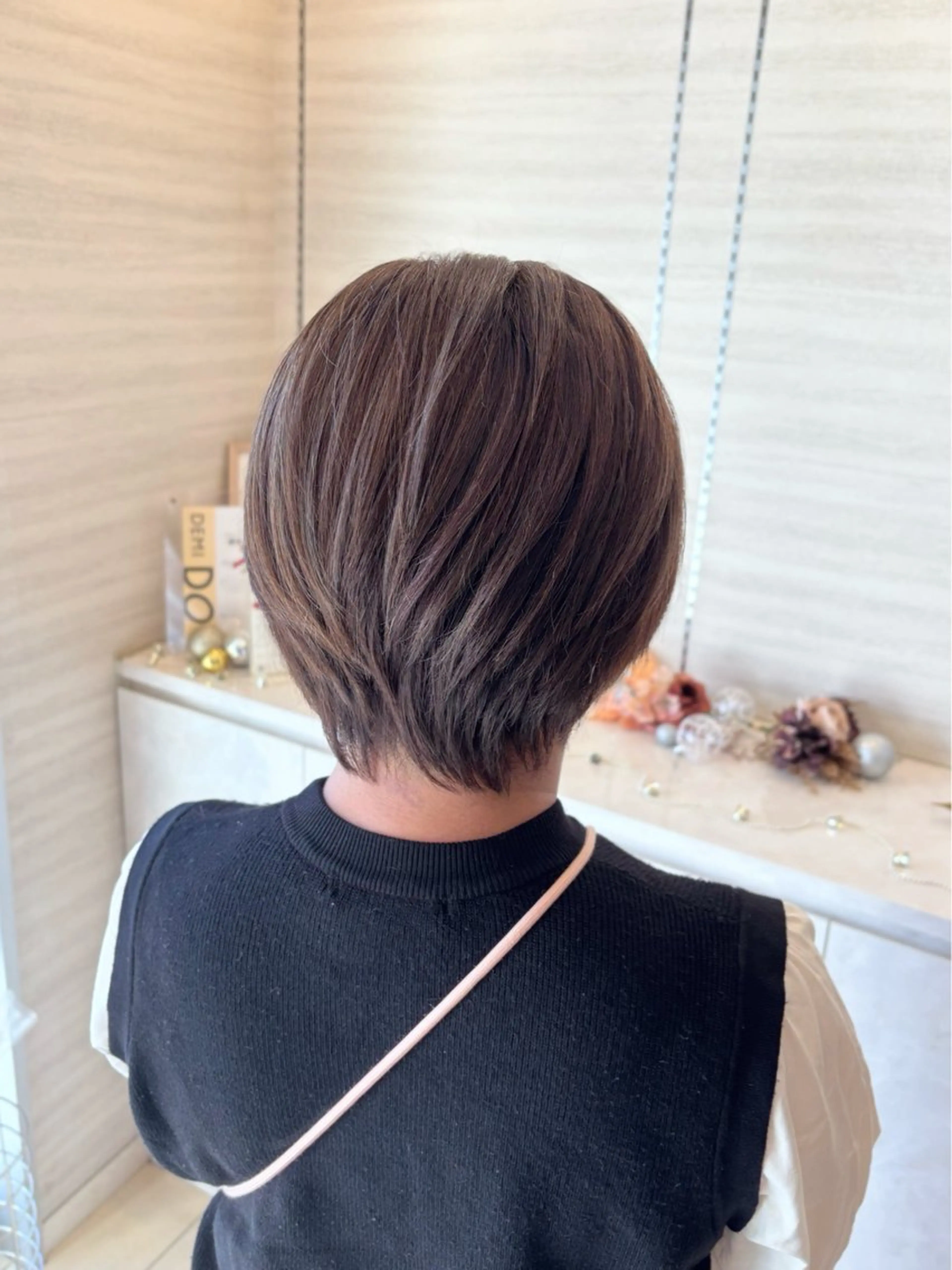 ショート カラー アッシュ ハイライトカラー ハイライト まい 静岡インター通りのヘアスタイル