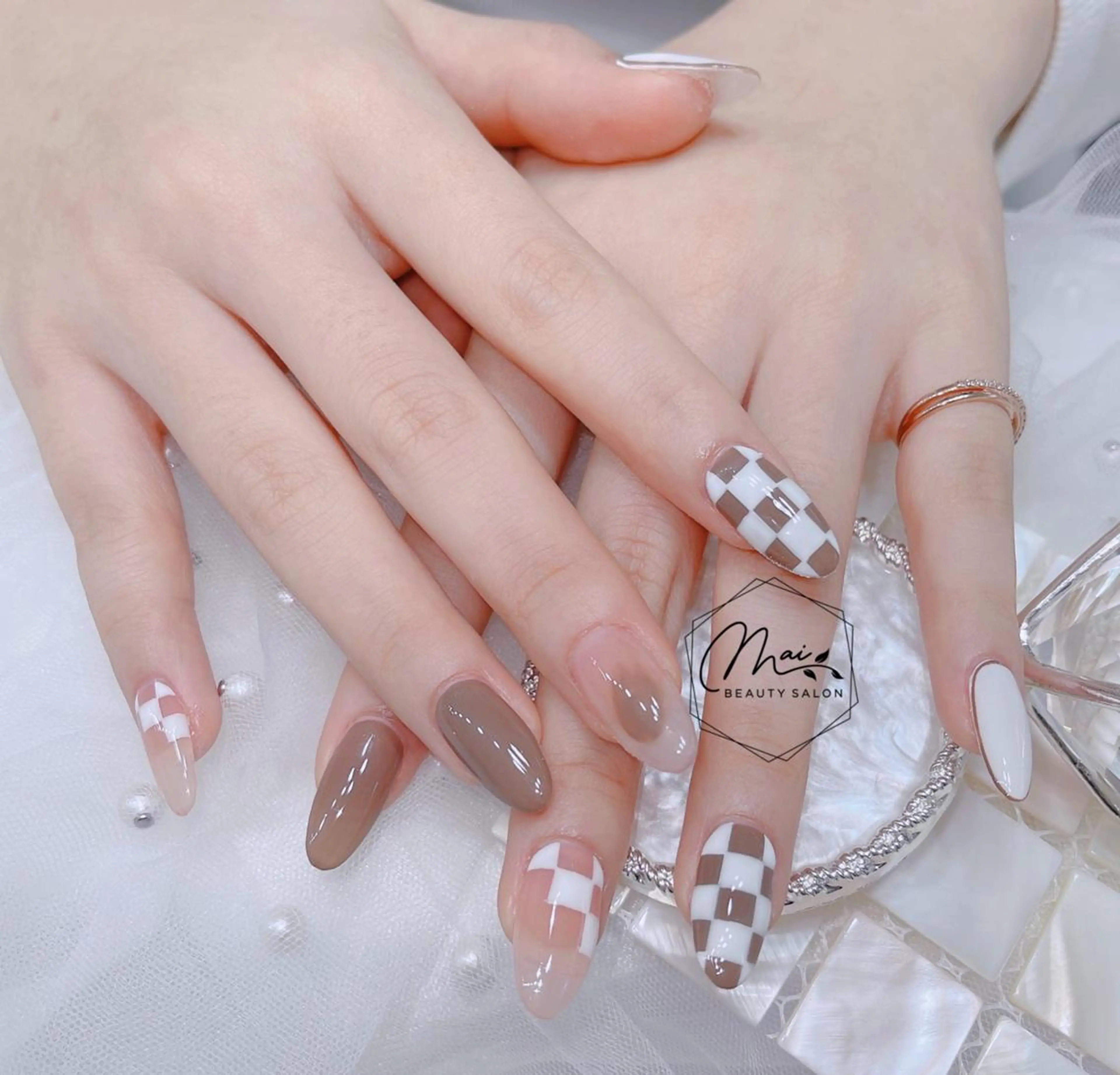 ネイル オーロラネイル 長さ出し フラッシュネイル フレンチネイル ジェルネイル MaiBeauty Niのネイルデザイン