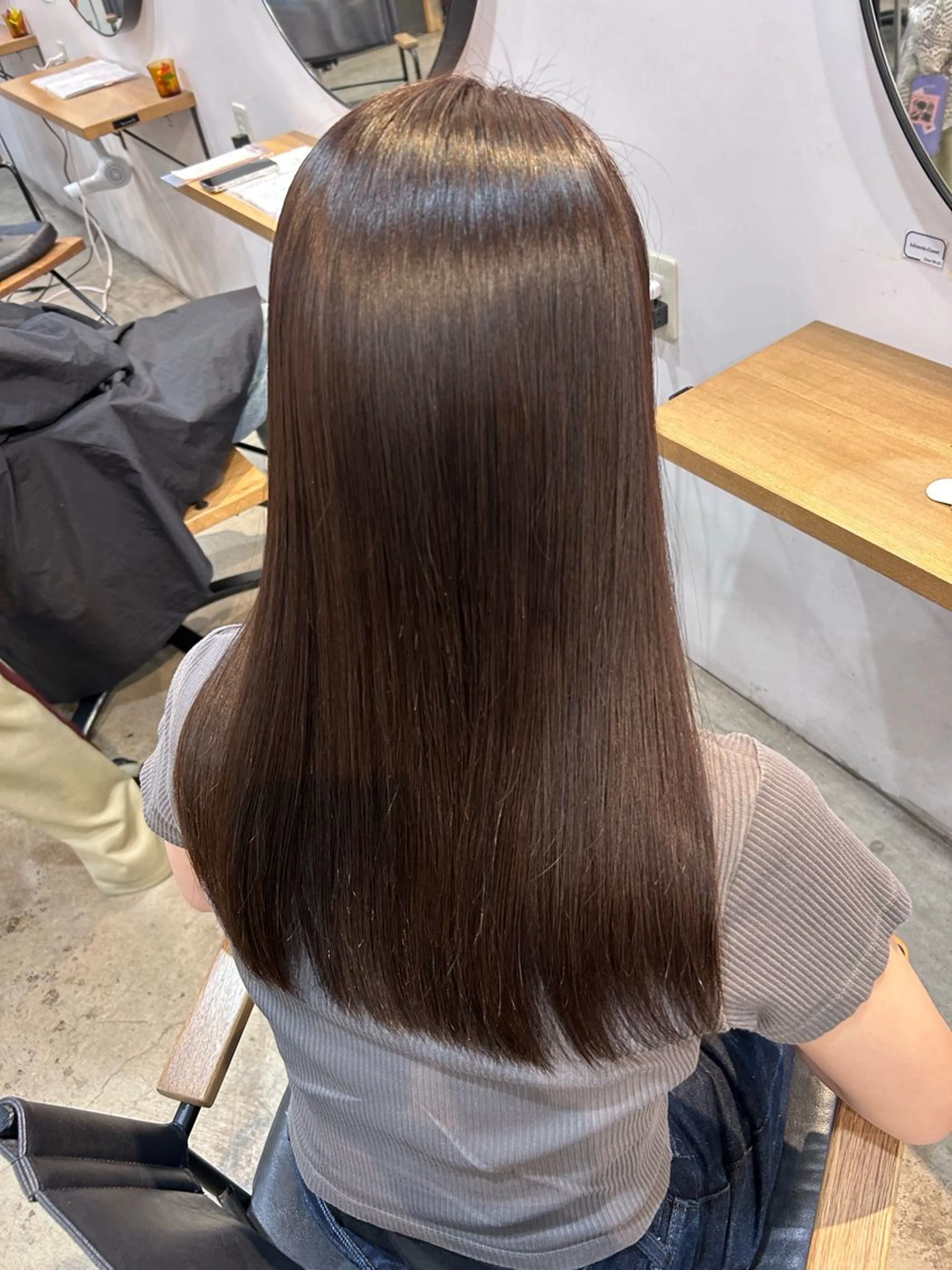 セミロング 酸性ストレート カット 縮毛矯正 トリートメント 梅田髪質改善💕 透明感カラーのヘアスタイル