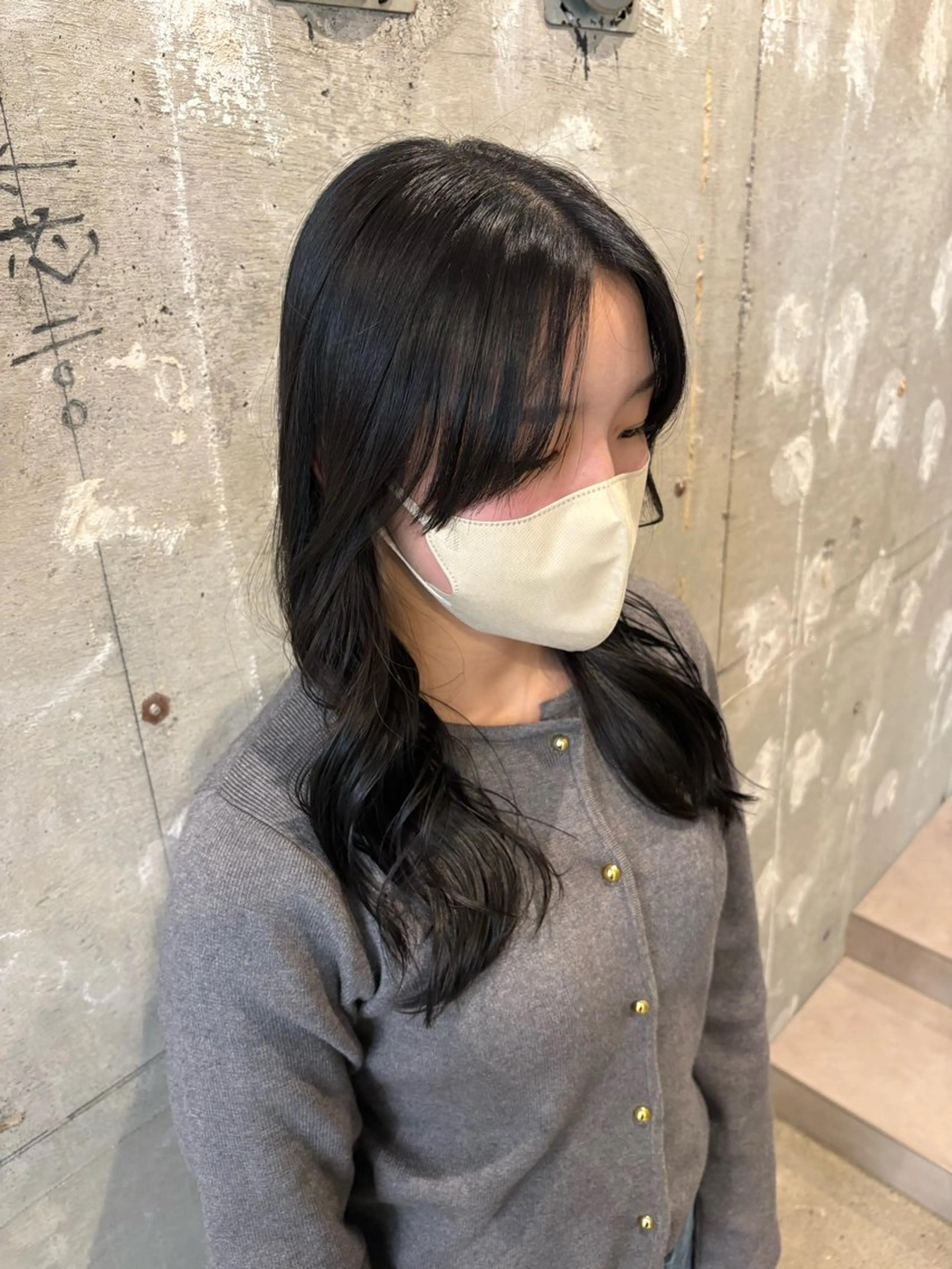 カラー 黒髪 ナナ/ fitのヘアスタイル