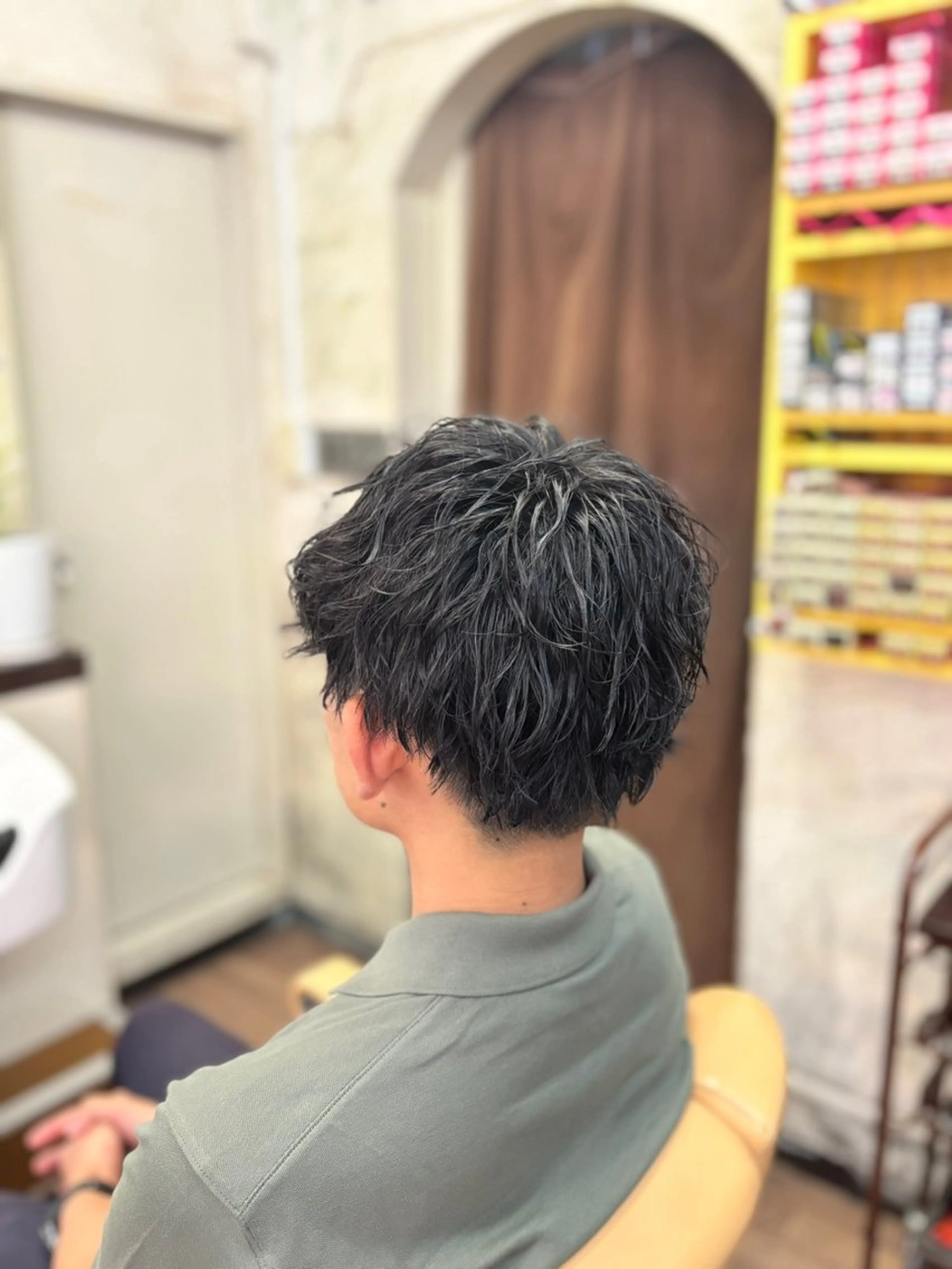 ミディアム パーマ ミディアムパーマ ツイストスパイラルパーマ スパイラルパーマ カット パーマ パーマ/フェード/新 宿/アイパー/上田のヘアスタイル