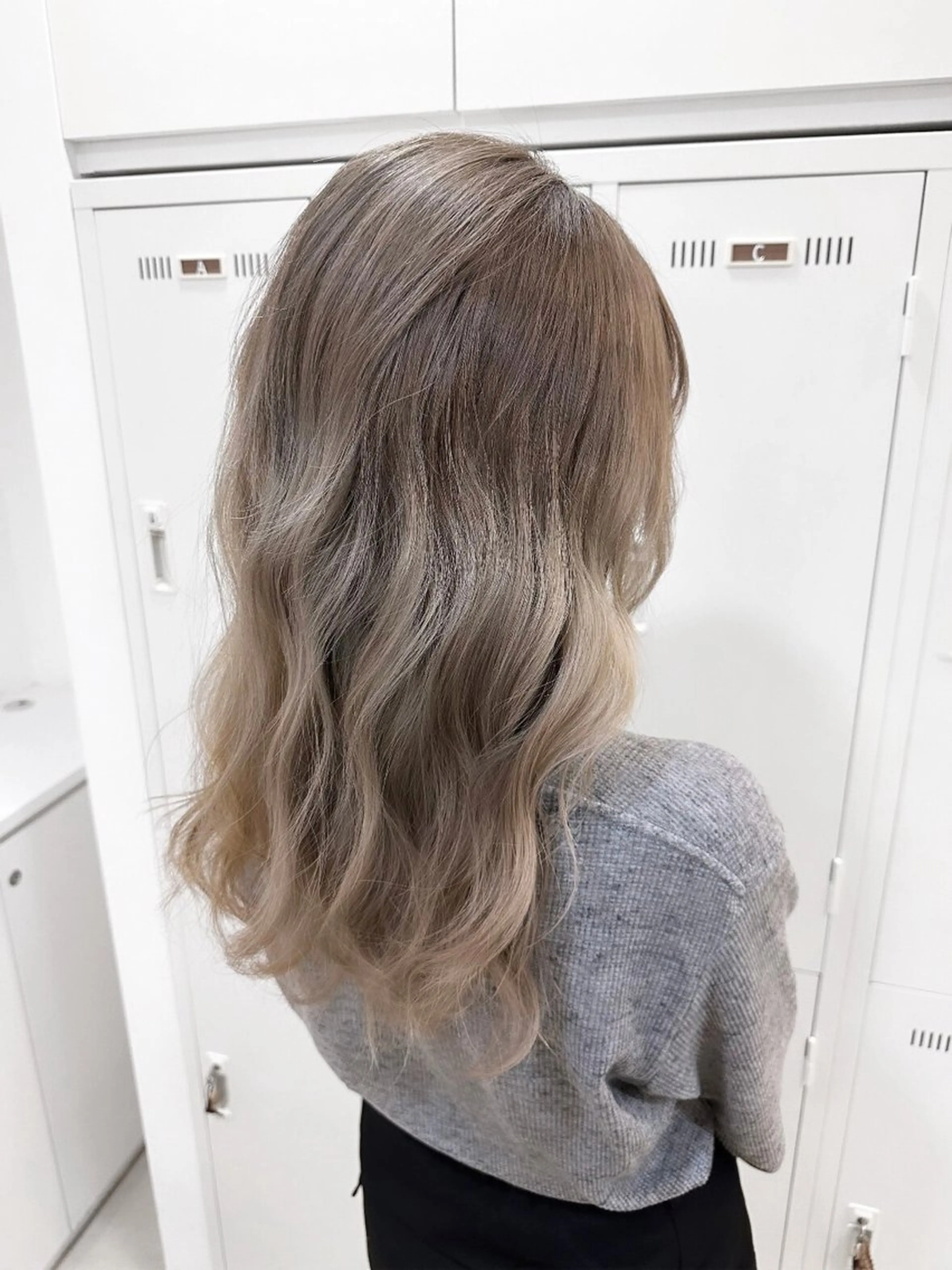 ロング カラー ブリーチ ヘアカラー 柔らか透明感カラー/ 内田圭祐のヘアスタイル