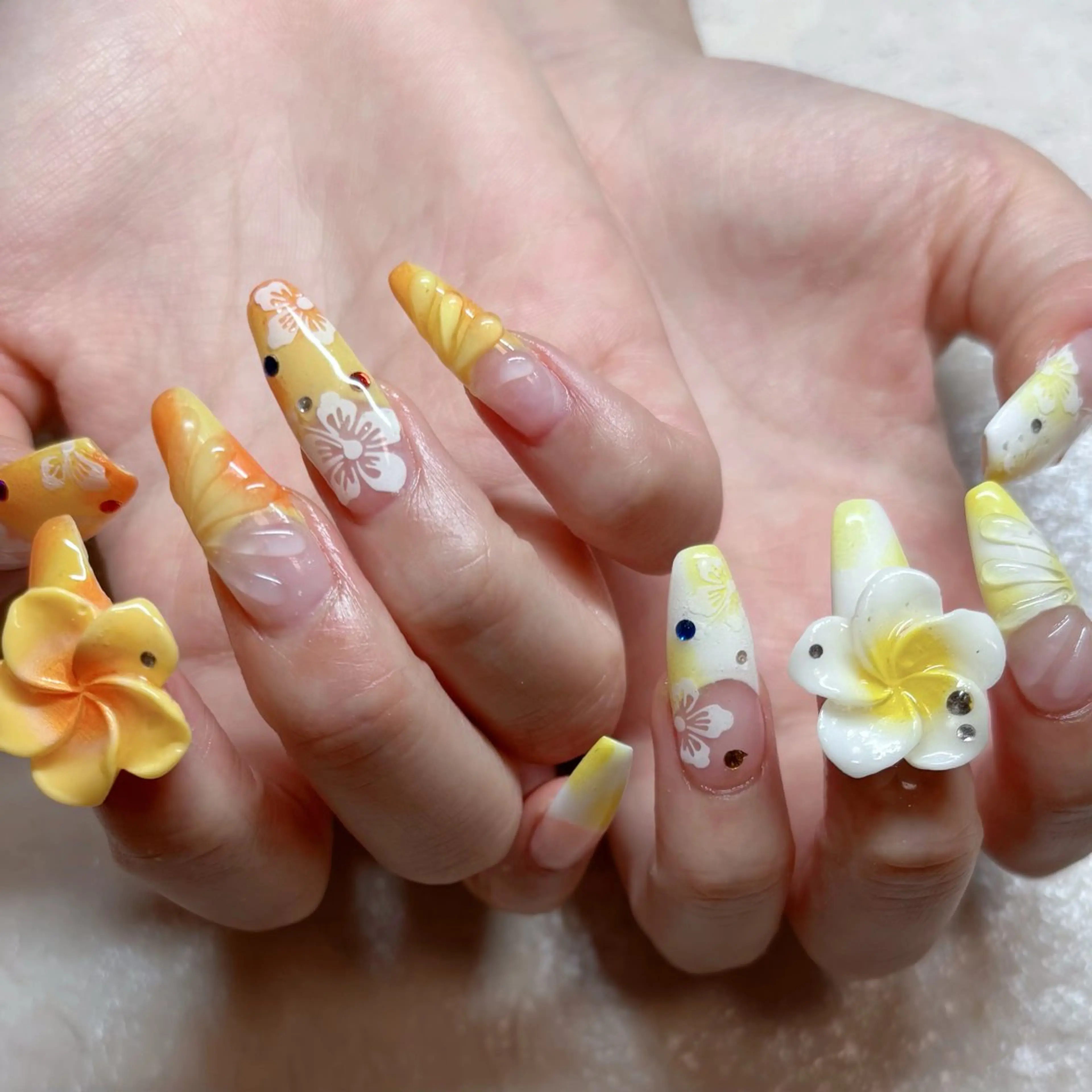 ネイル mimi 高石桃朱のネイルデザイン