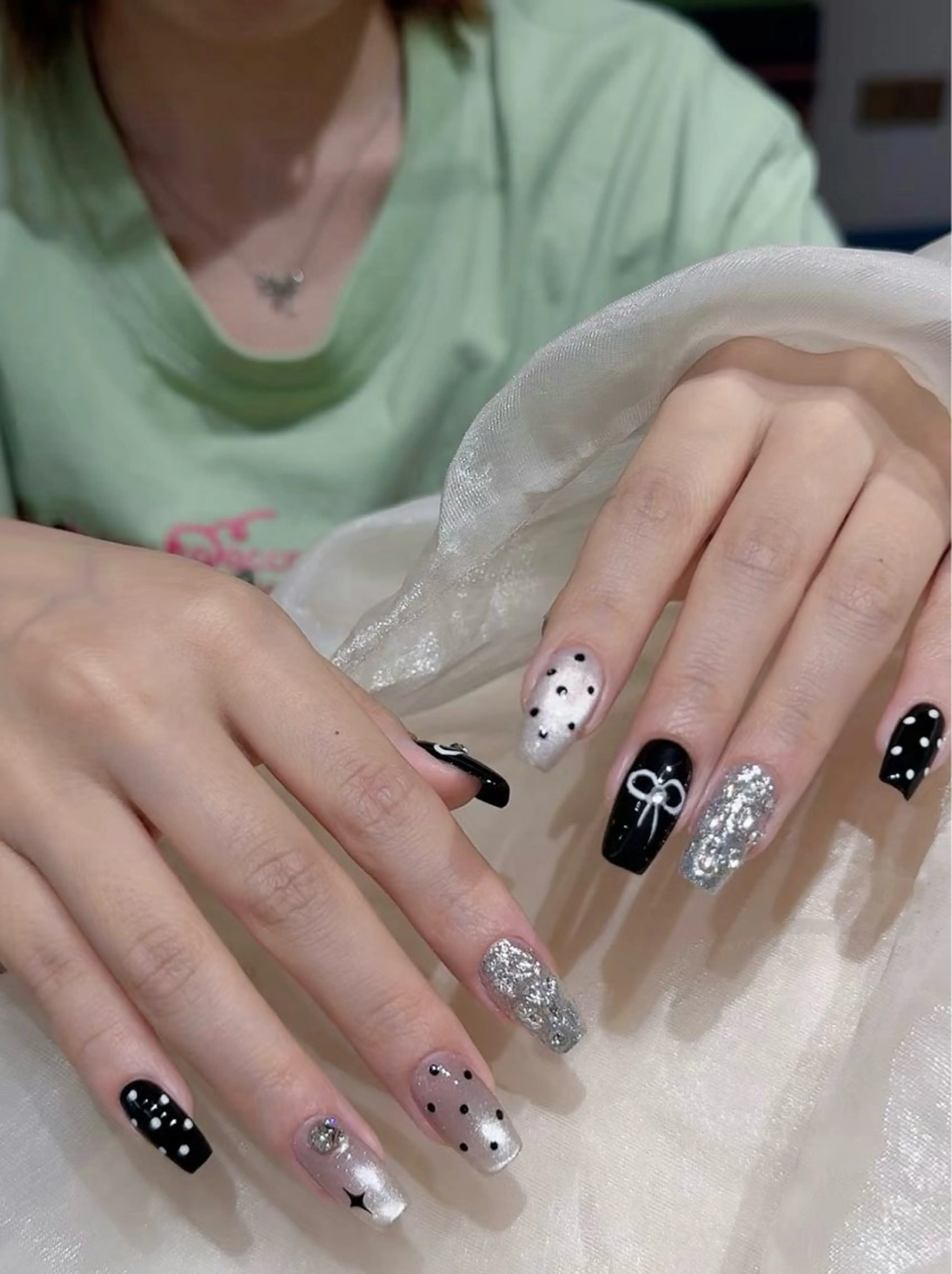 ネイル 高木 維麗絲のネイルデザイン