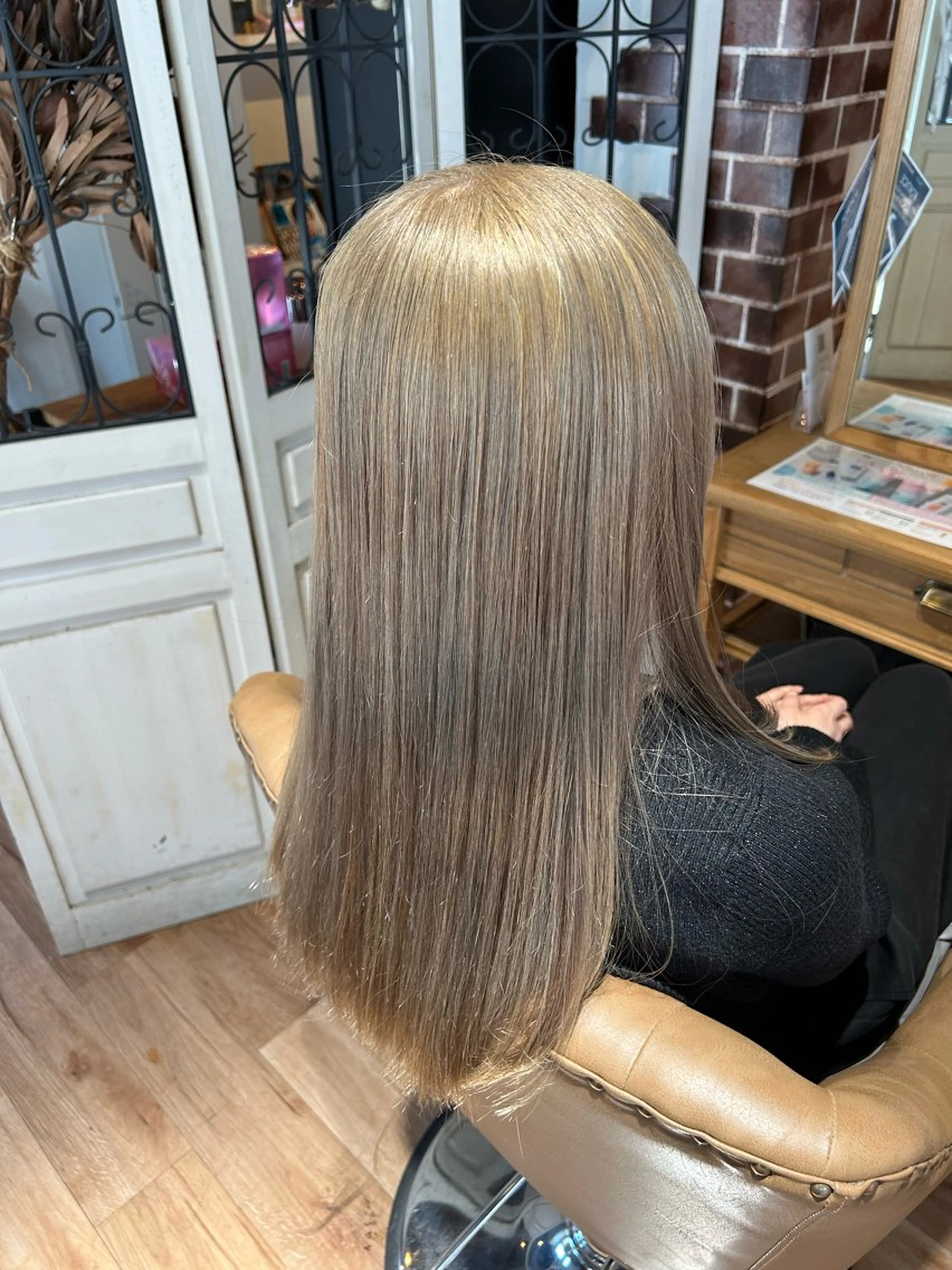 ロング 巽 愛夏のヘアスタイル