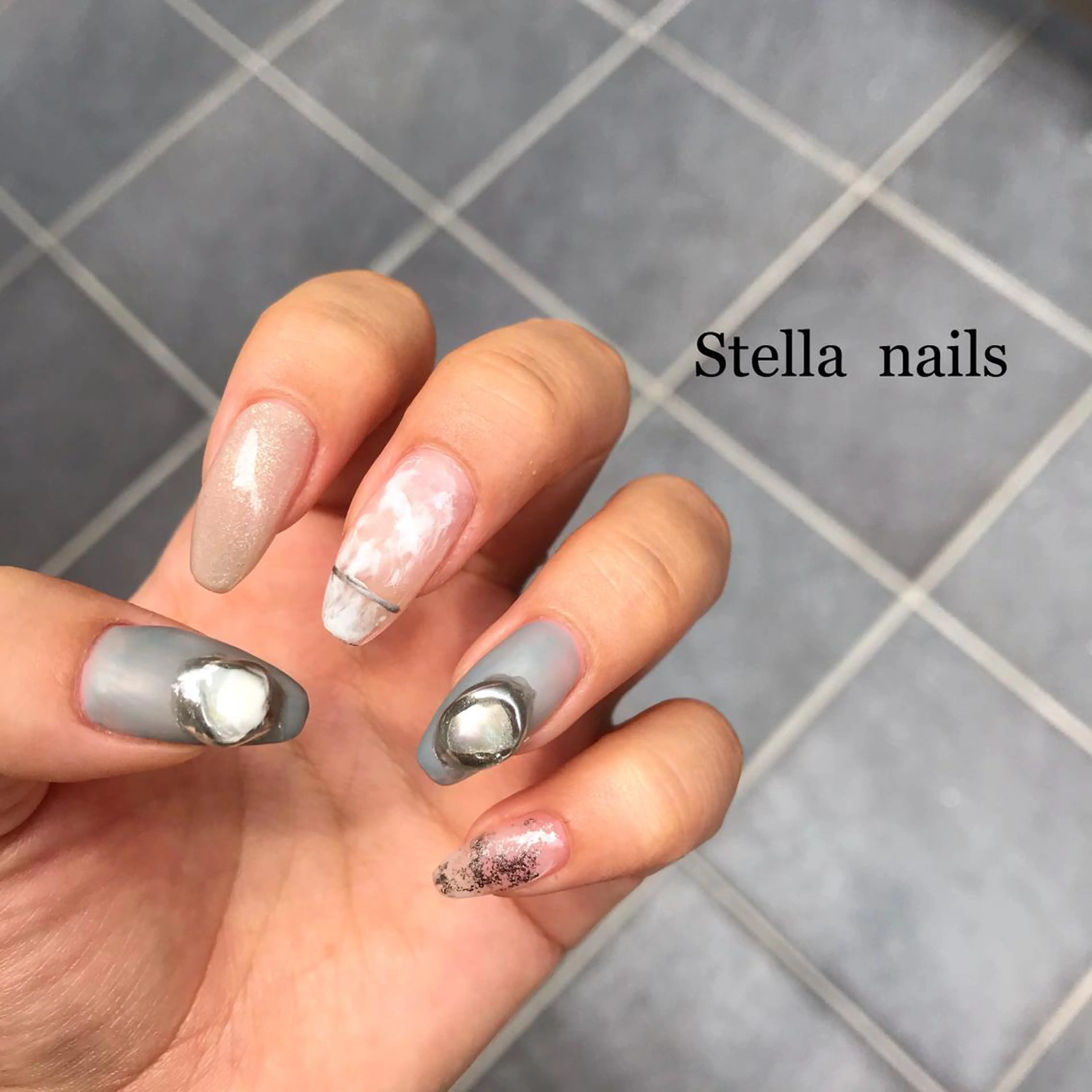 ネイル ジェルネイル シルバー Stella nailsのネイルデザイン