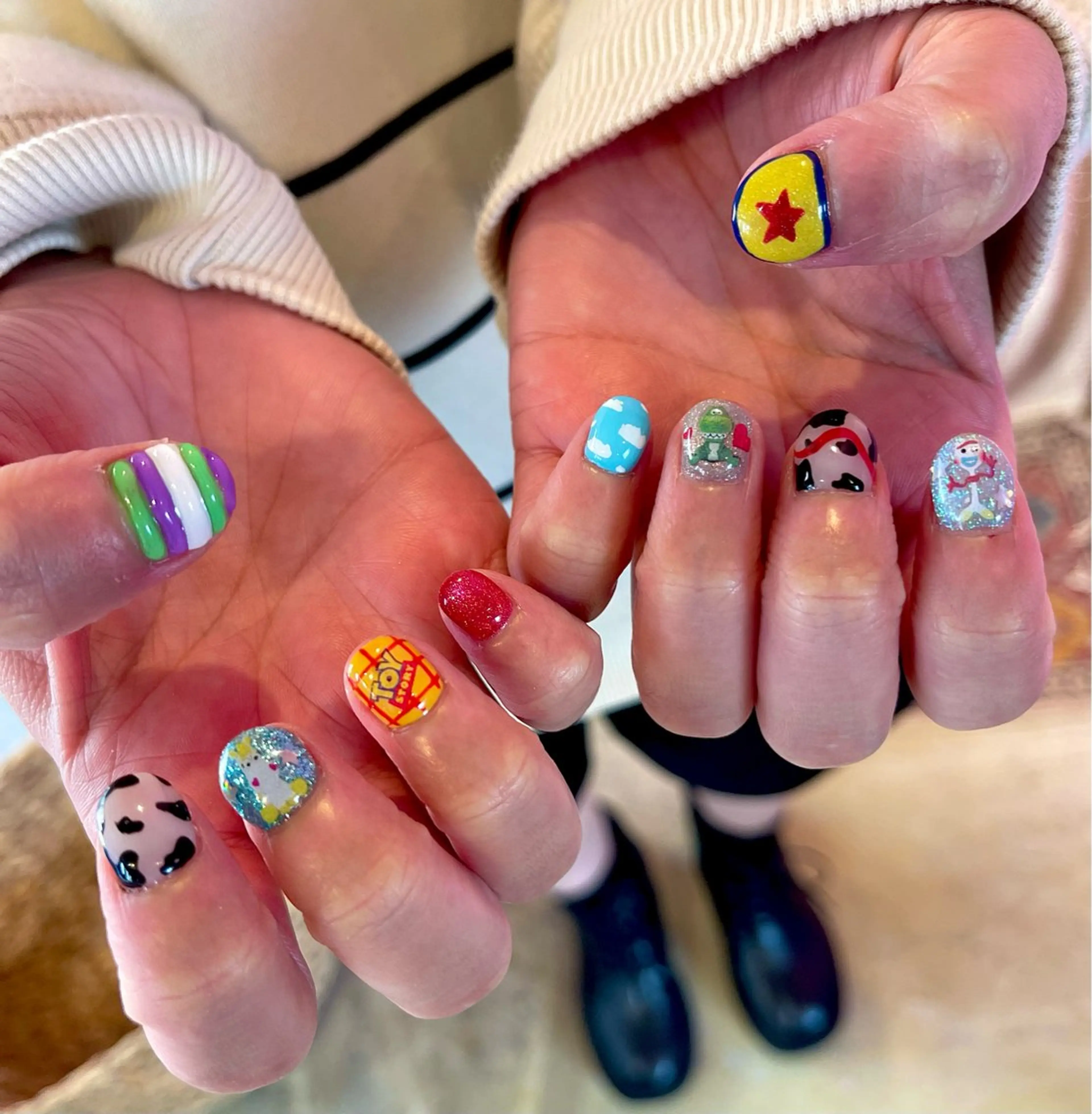 🌷🌷自爪2時間アートやり放題！パーツつけ放題‼️デザイン自由持ち込みok👌🎁の写真