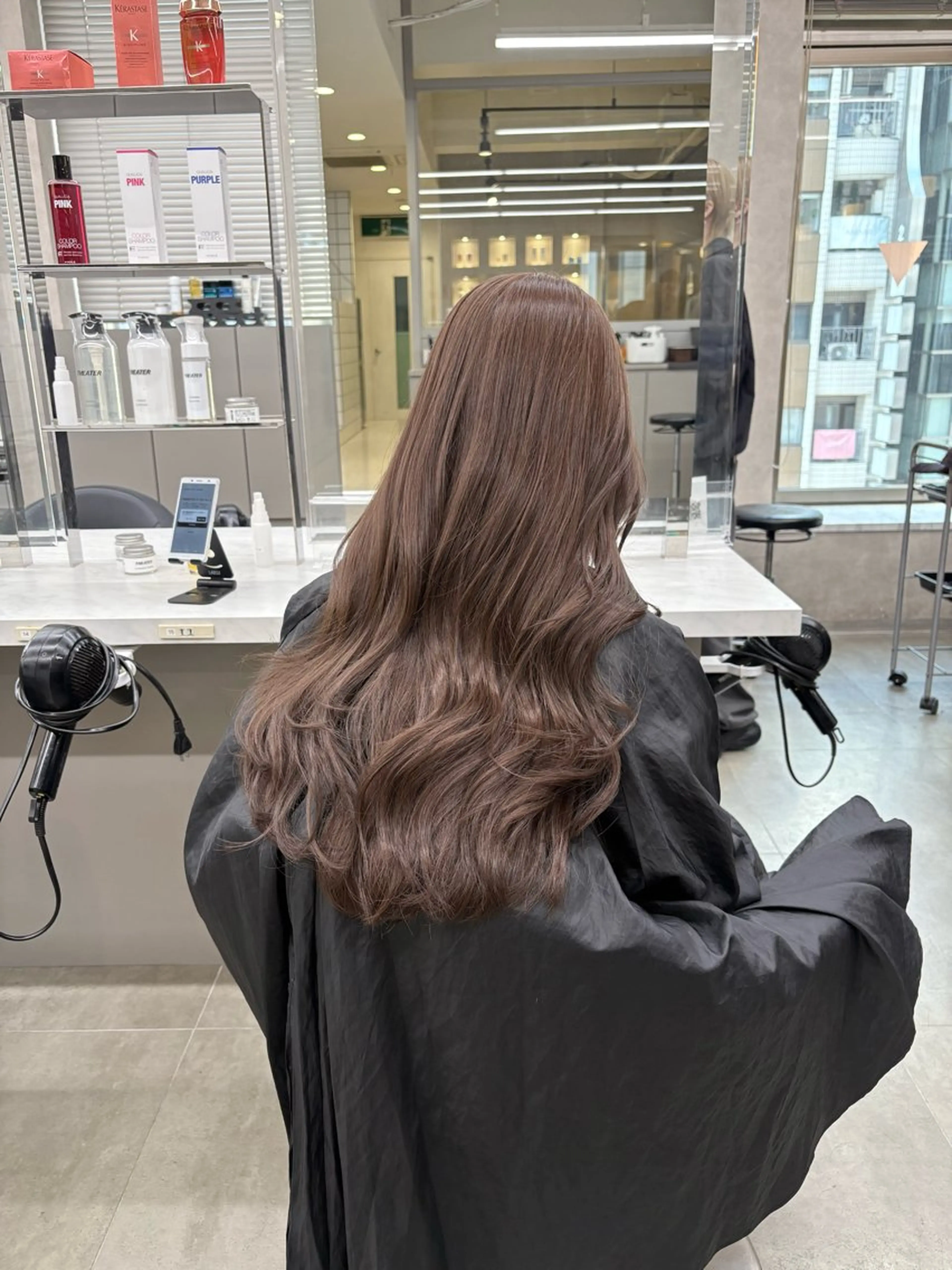 カラー ヘアカラー 透明感ベージュ🤎 ナチュラルレイヤーのヘアスタイル