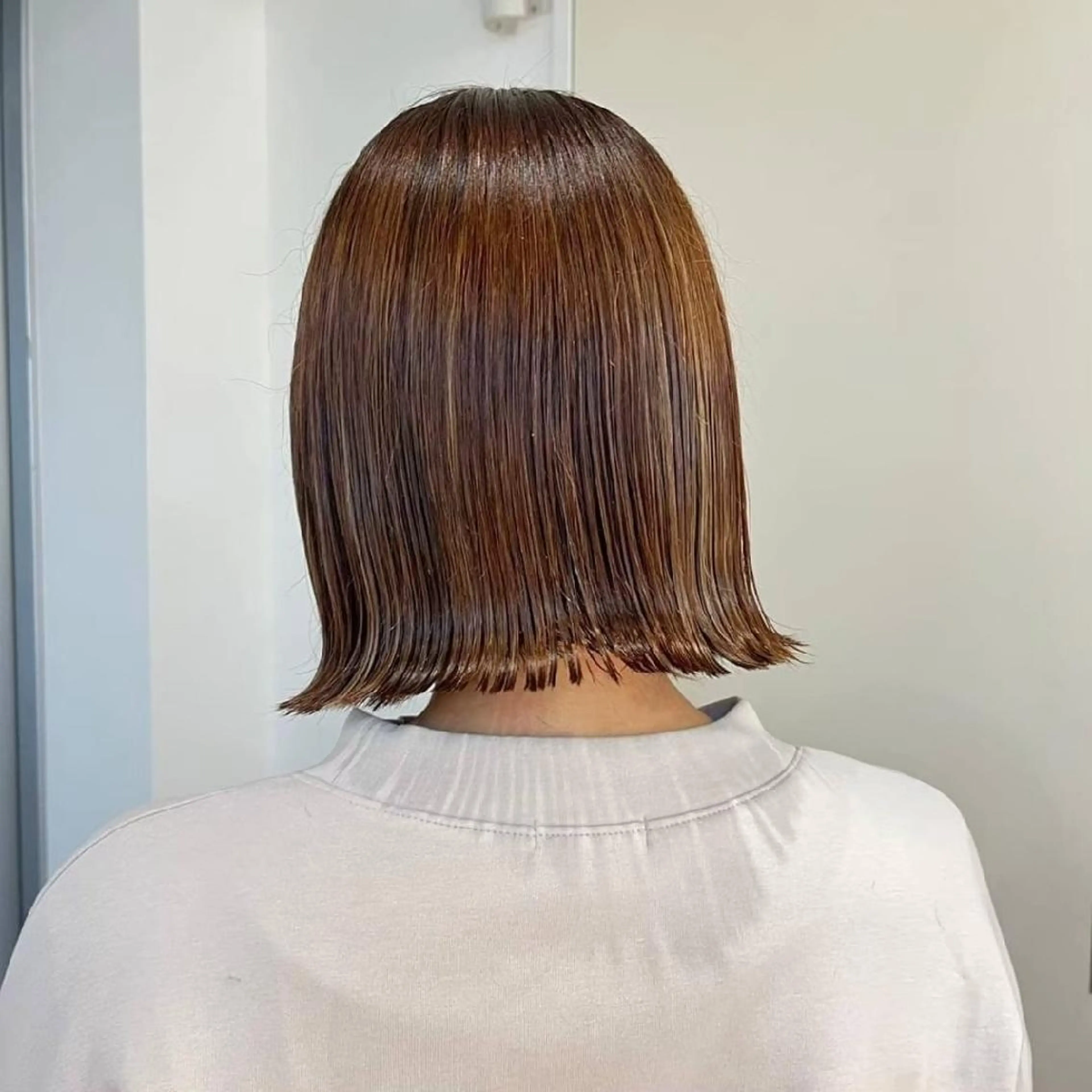 ミディアム 切りっぱなしボブ ボブ 外ハネヘア 安永 萌花のヘアスタイル