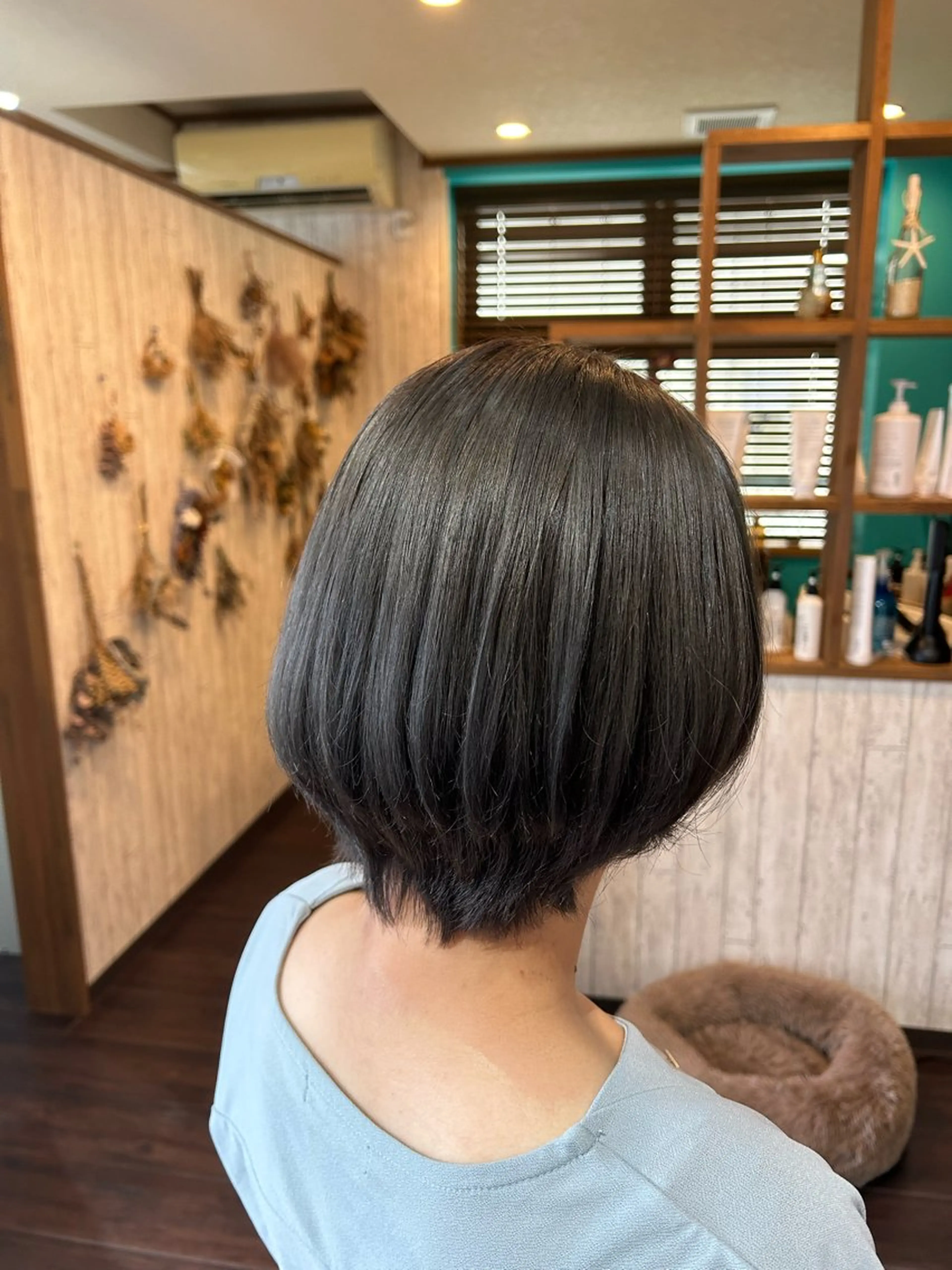 ショート カラー 早坂 さくらのヘアスタイル