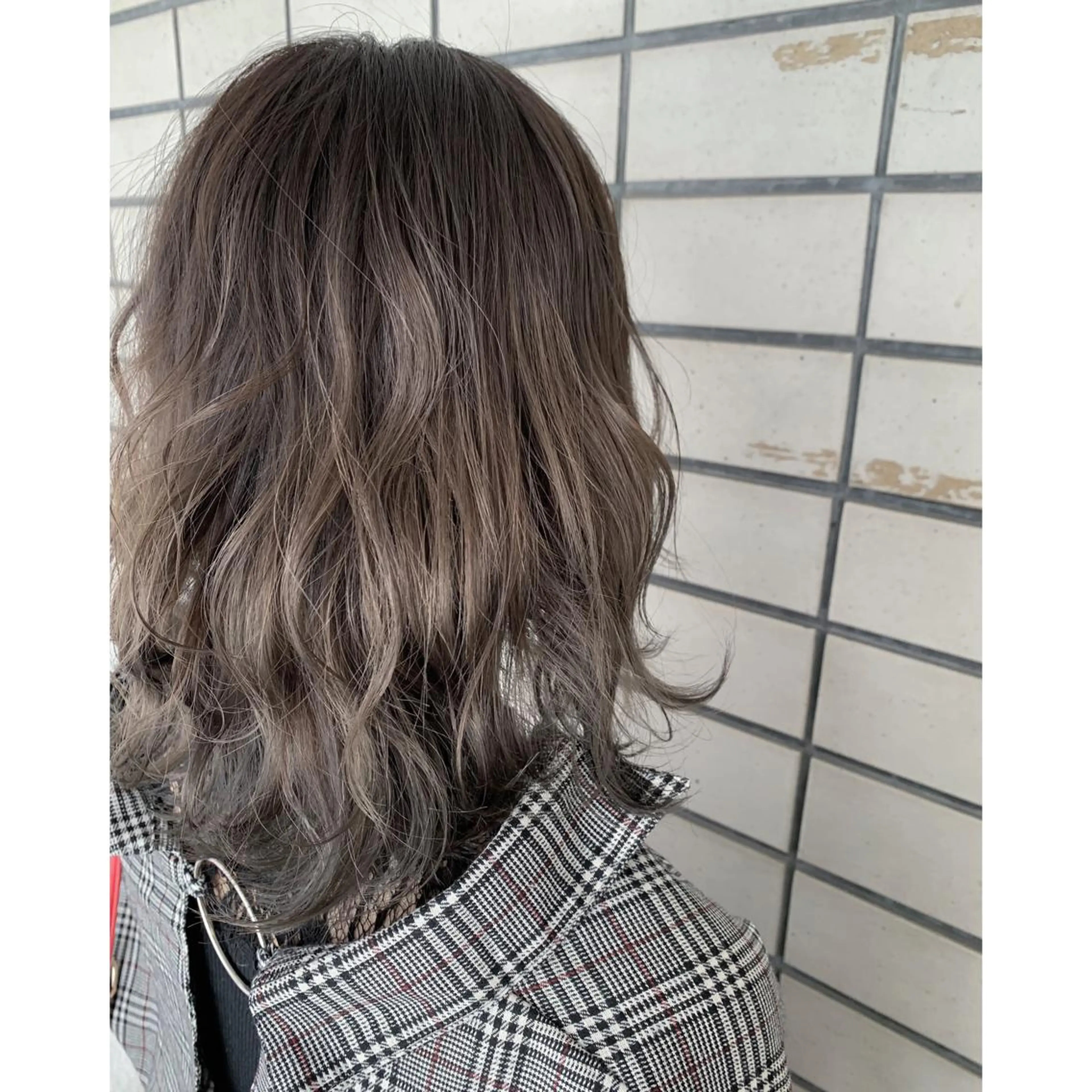 セミロング カラー アディクシーカラー ブリーチ トリートメント 坂西 春果のマツエク・マツパデザイン