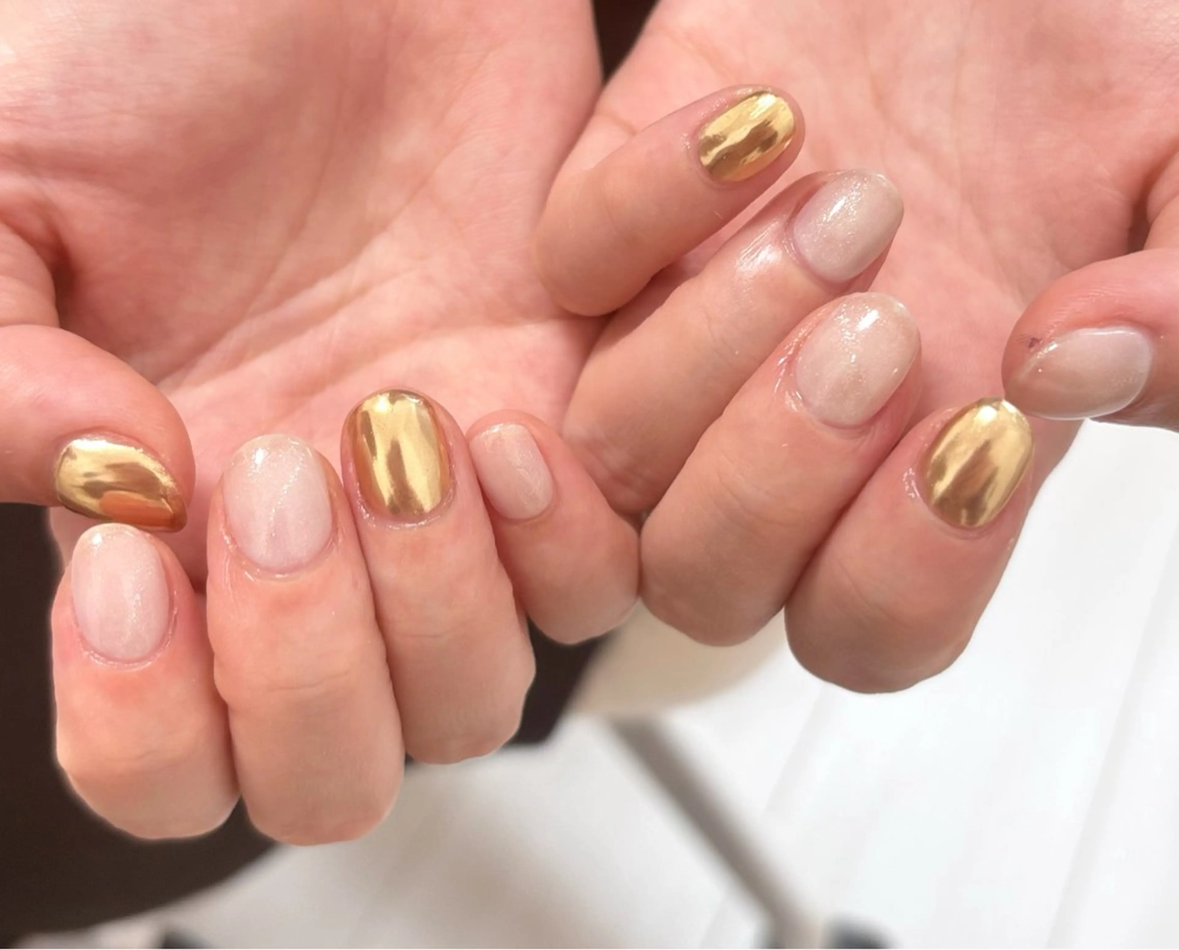 ネイル ホワイト ハンドネイル 伊藤 菜緒のネイルデザイン