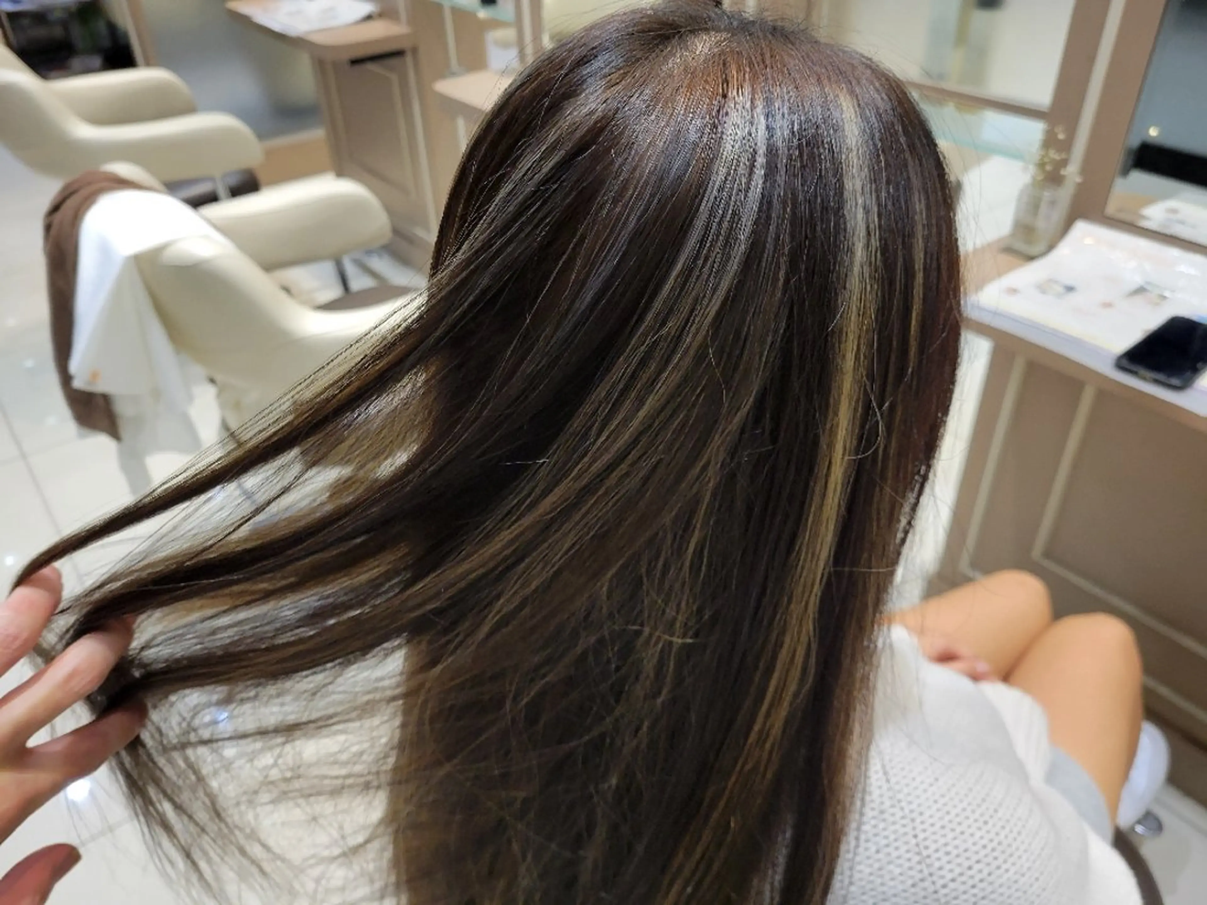 ロング カラー ハイライトカラー シルバー ハイライト ロング 渡辺 将功のヘアスタイル