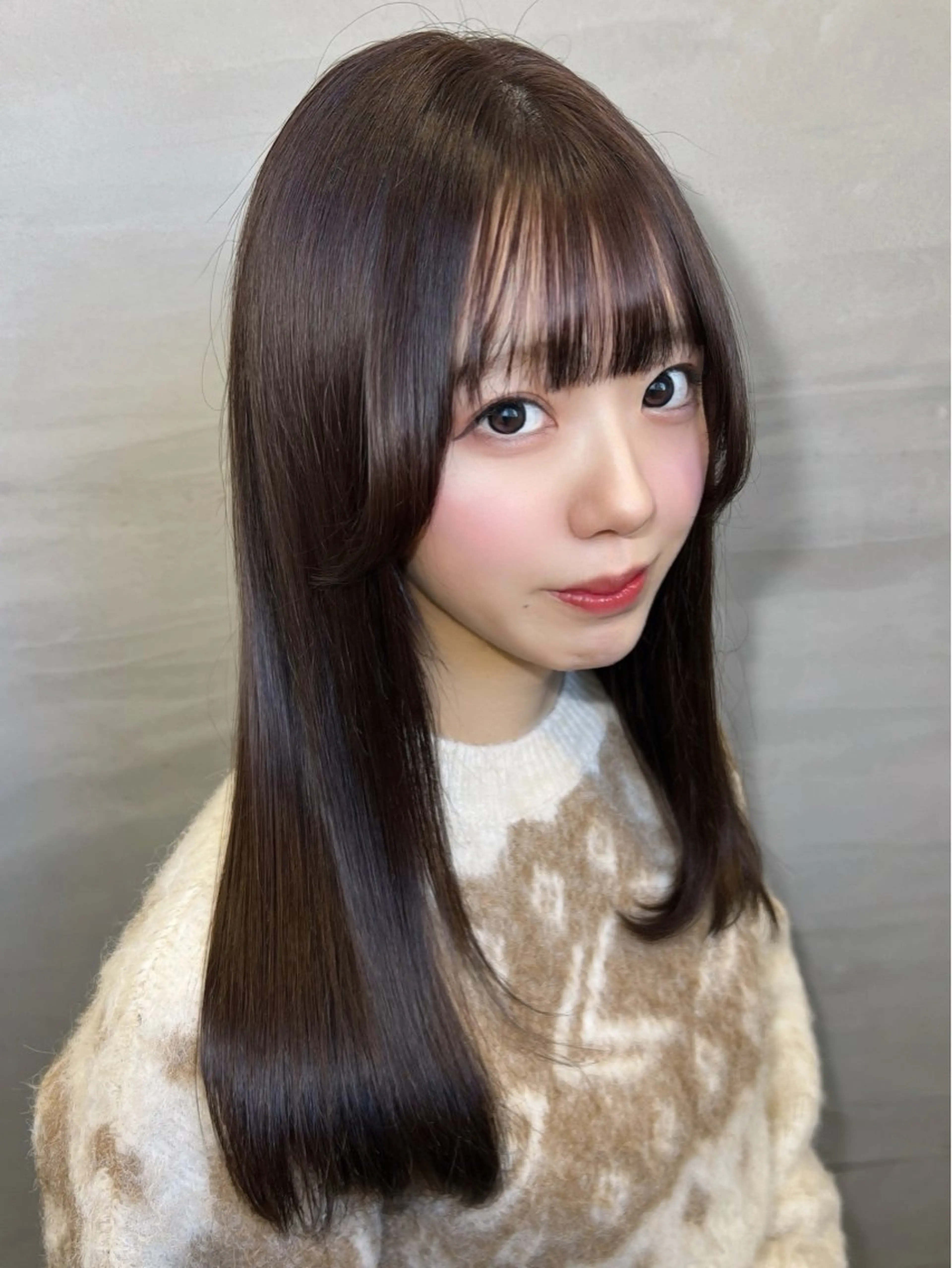 セミロング カラー 透明感カラー カット ヘアカラー トリートメント 前髪/顔まわりカット 艶髪/髪質改善/縮毛のヘアスタイル