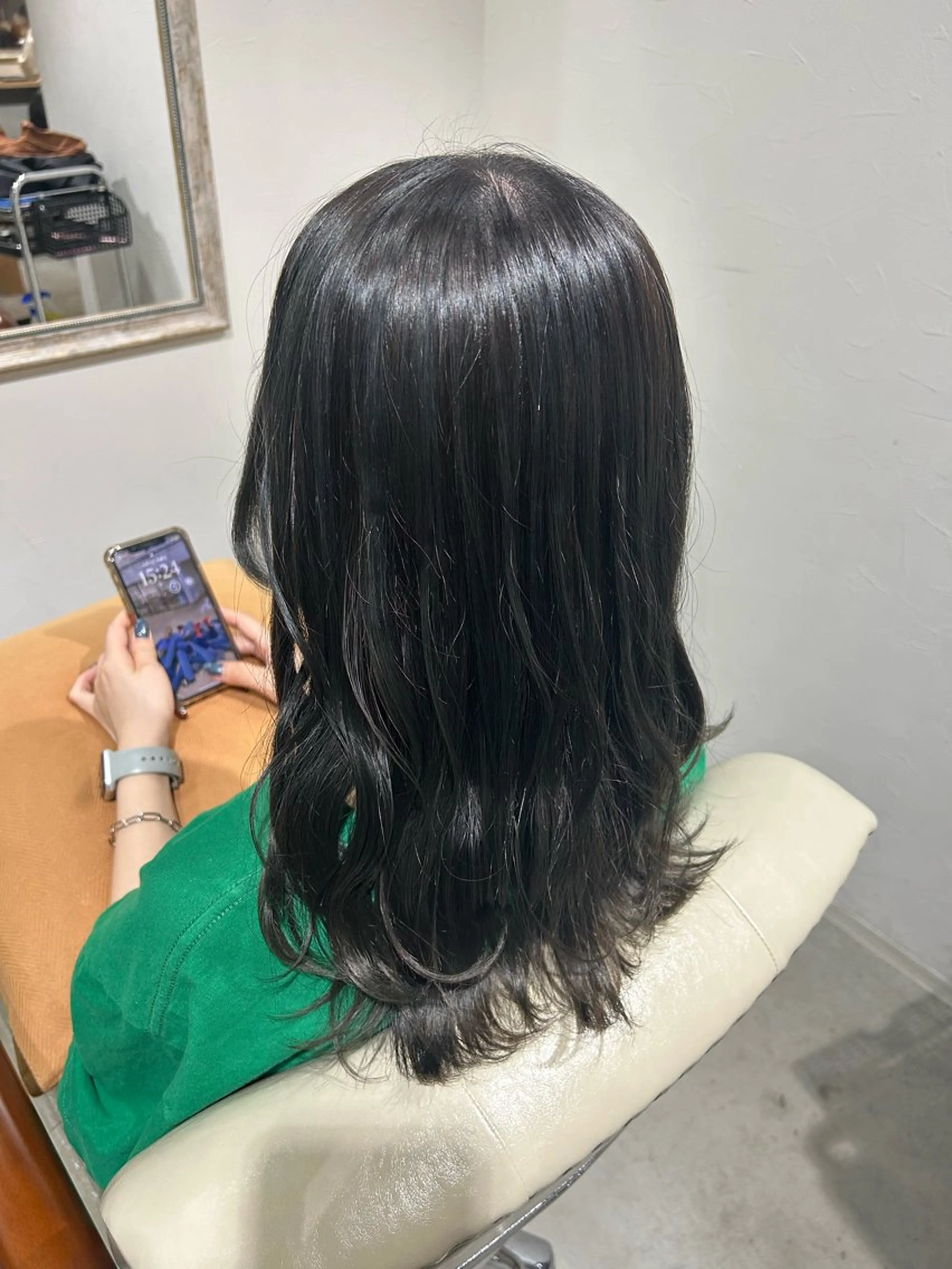 セミロング 瀬川 夏緒のヘアスタイル