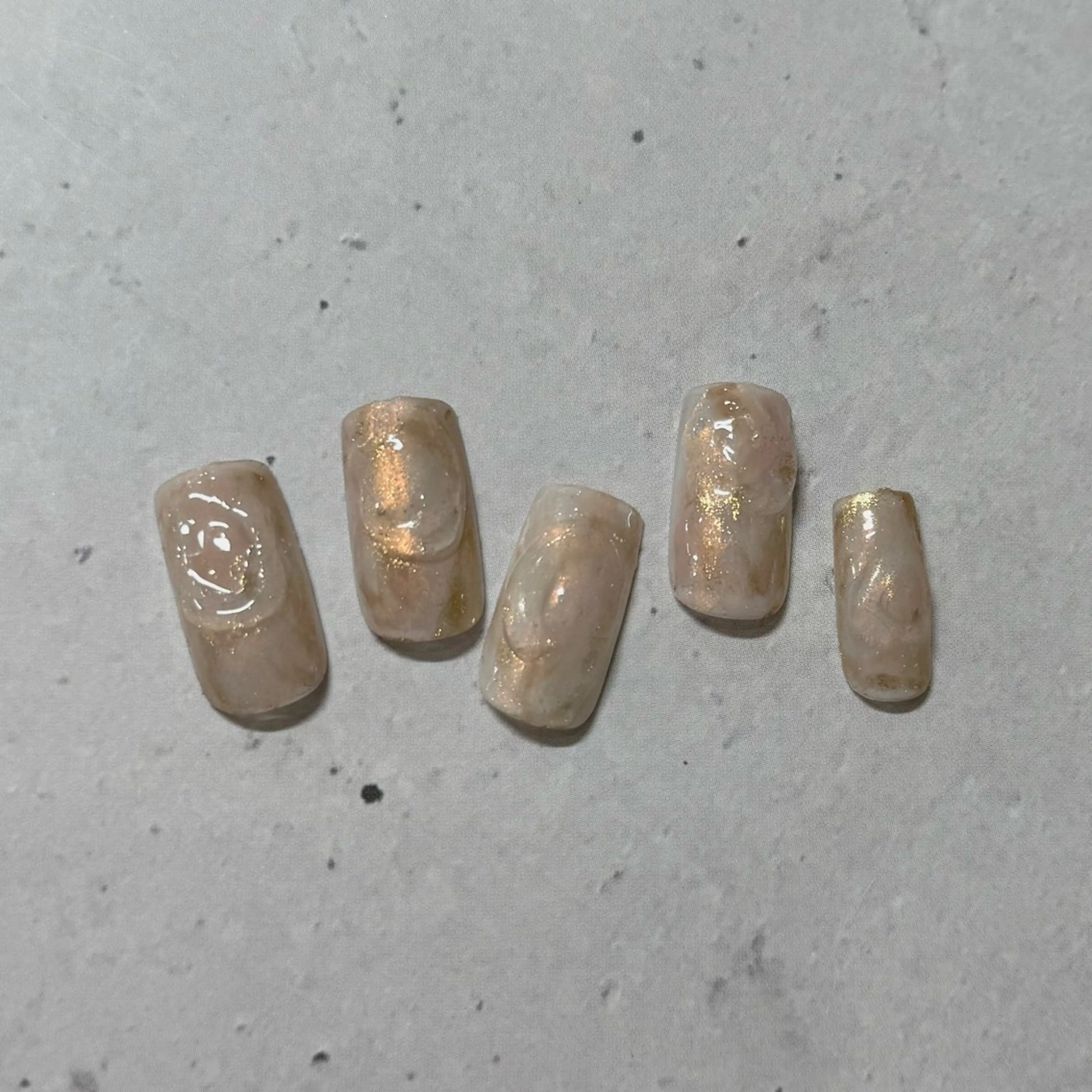 ネイル ハンドネイル chika .のネイルデザイン