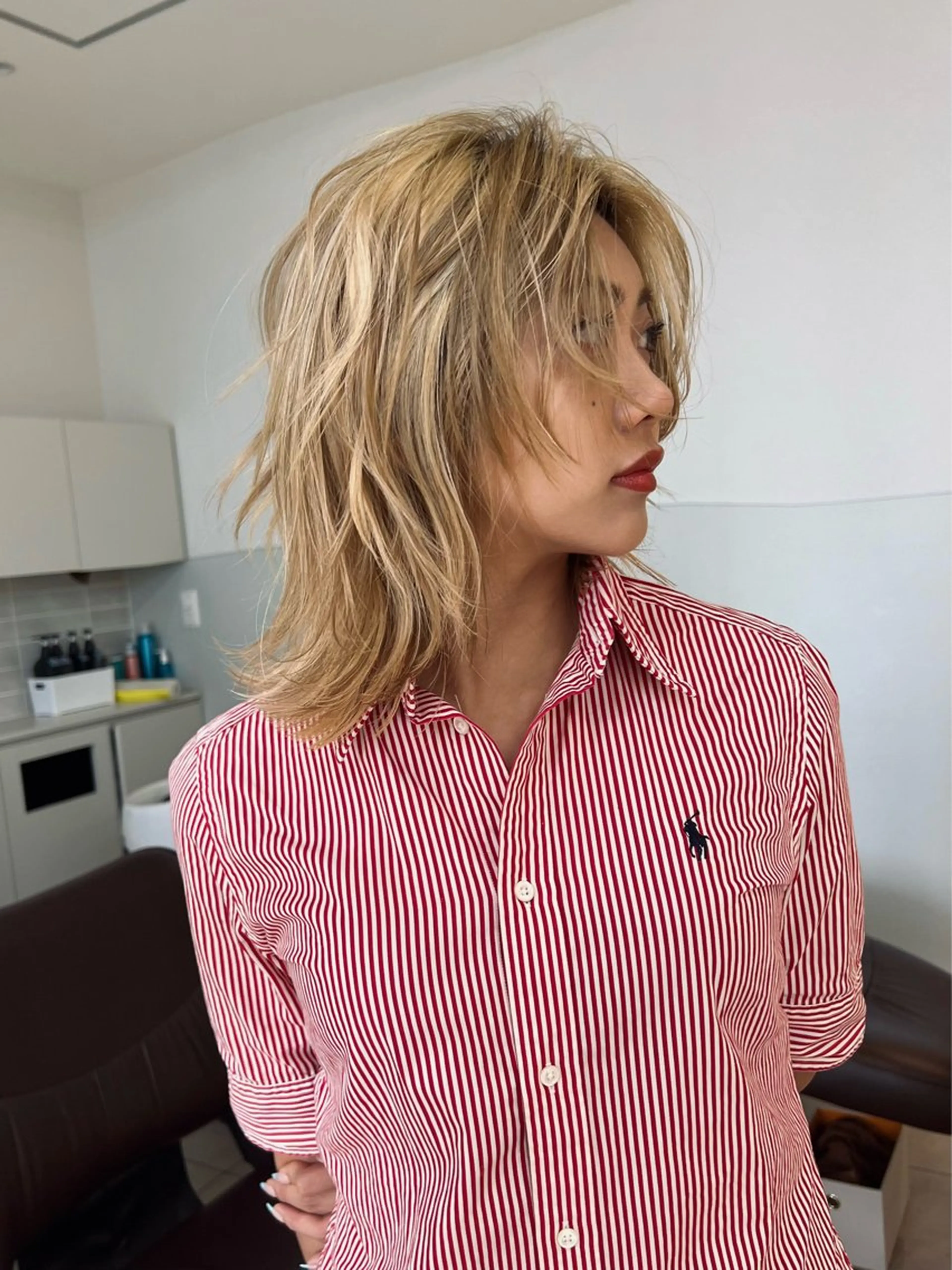 セミロング カラー アッシュ アッシュブラウン ブリーチ ブラウンカラー ケアブリーチ ヘアカラー トリートメント ヘアセット レイヤー専門家 ダブルカラー修のヘアスタイル