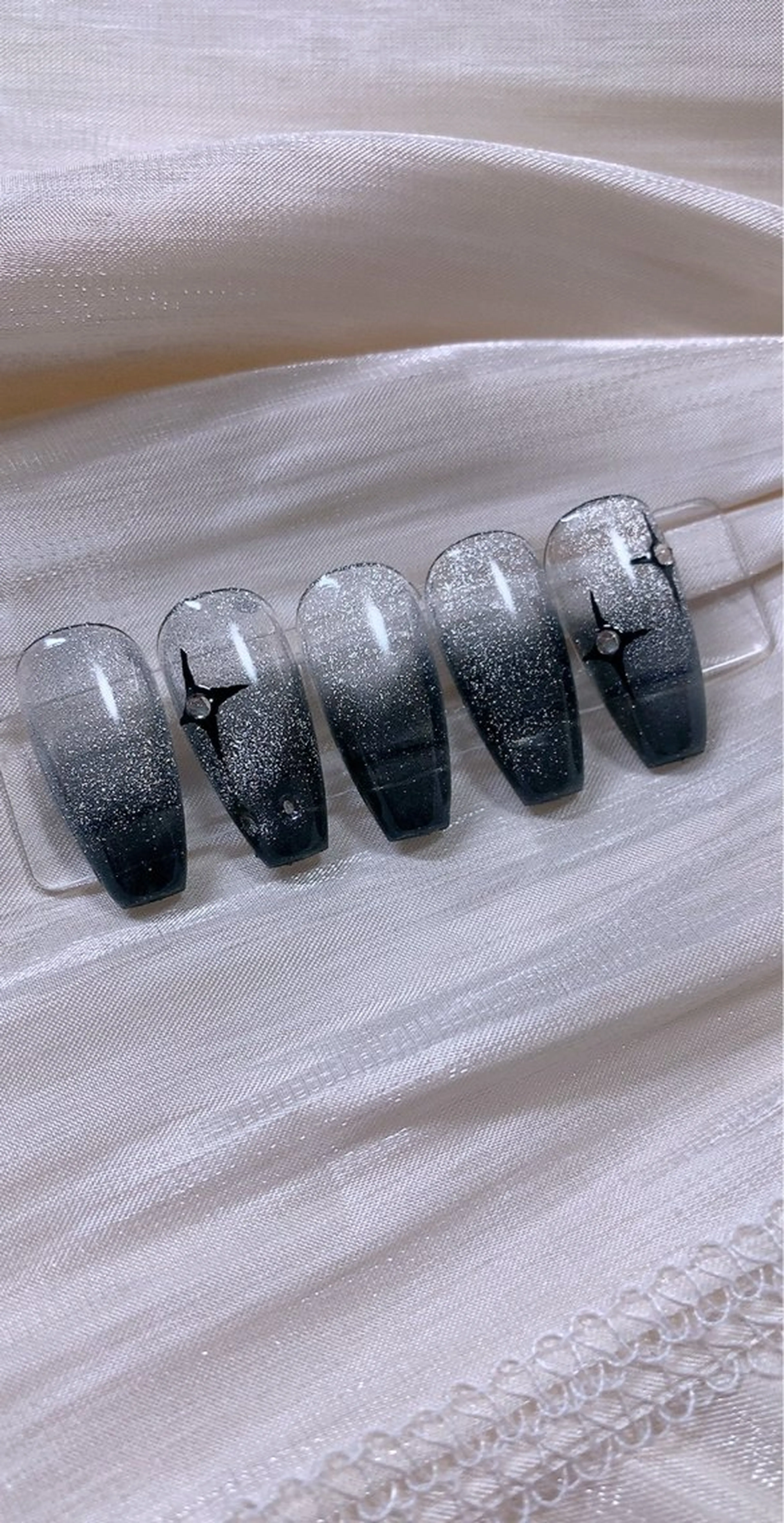 ネイル キラキラネイル マグネットネイル 夏ネイル Cute Tips nailのネイルデザイン