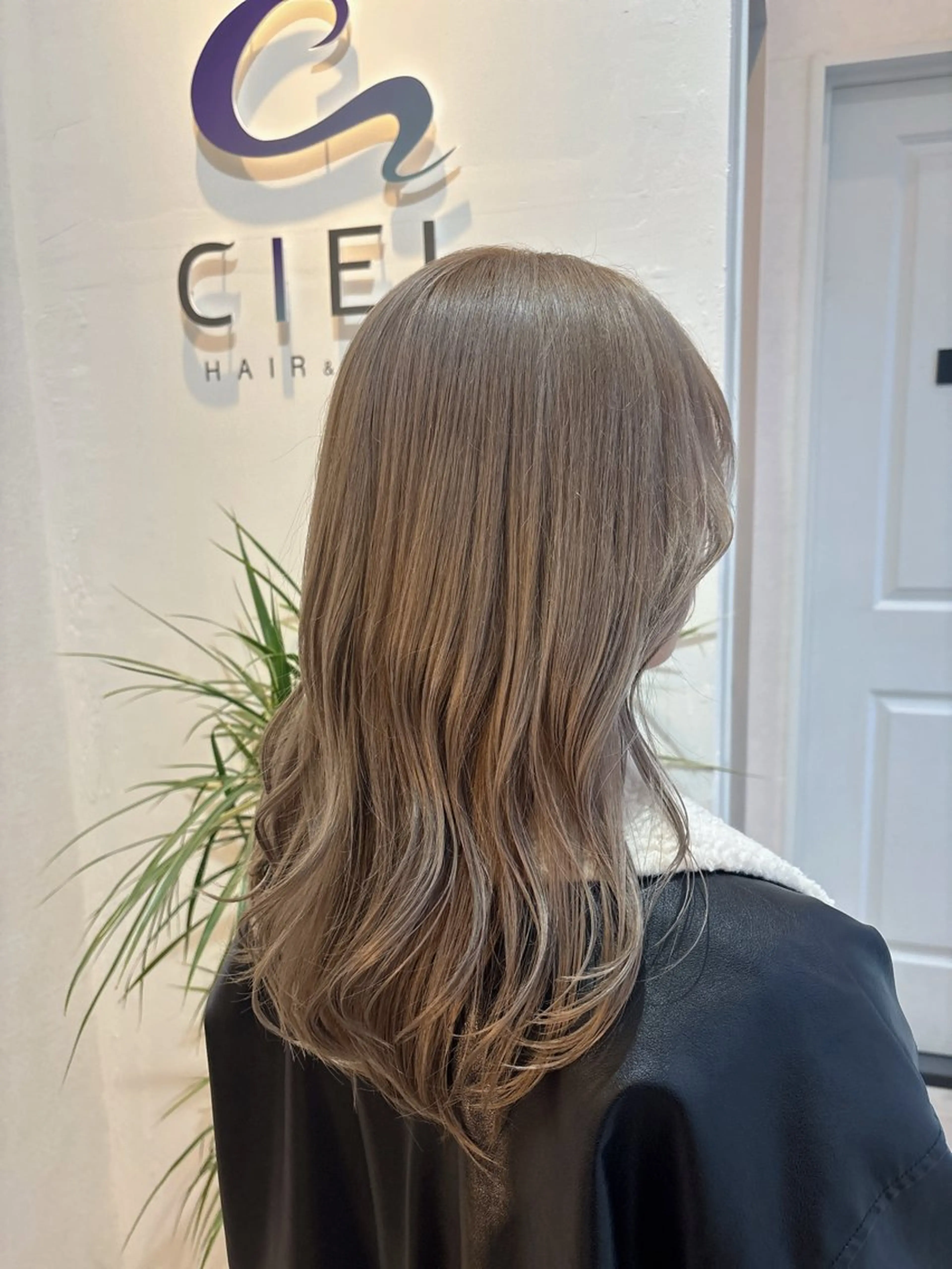 ロング カット ヘアカラー CIEL大名店所属・Rena/レイヤー /透明感カラーのヘアスタイル