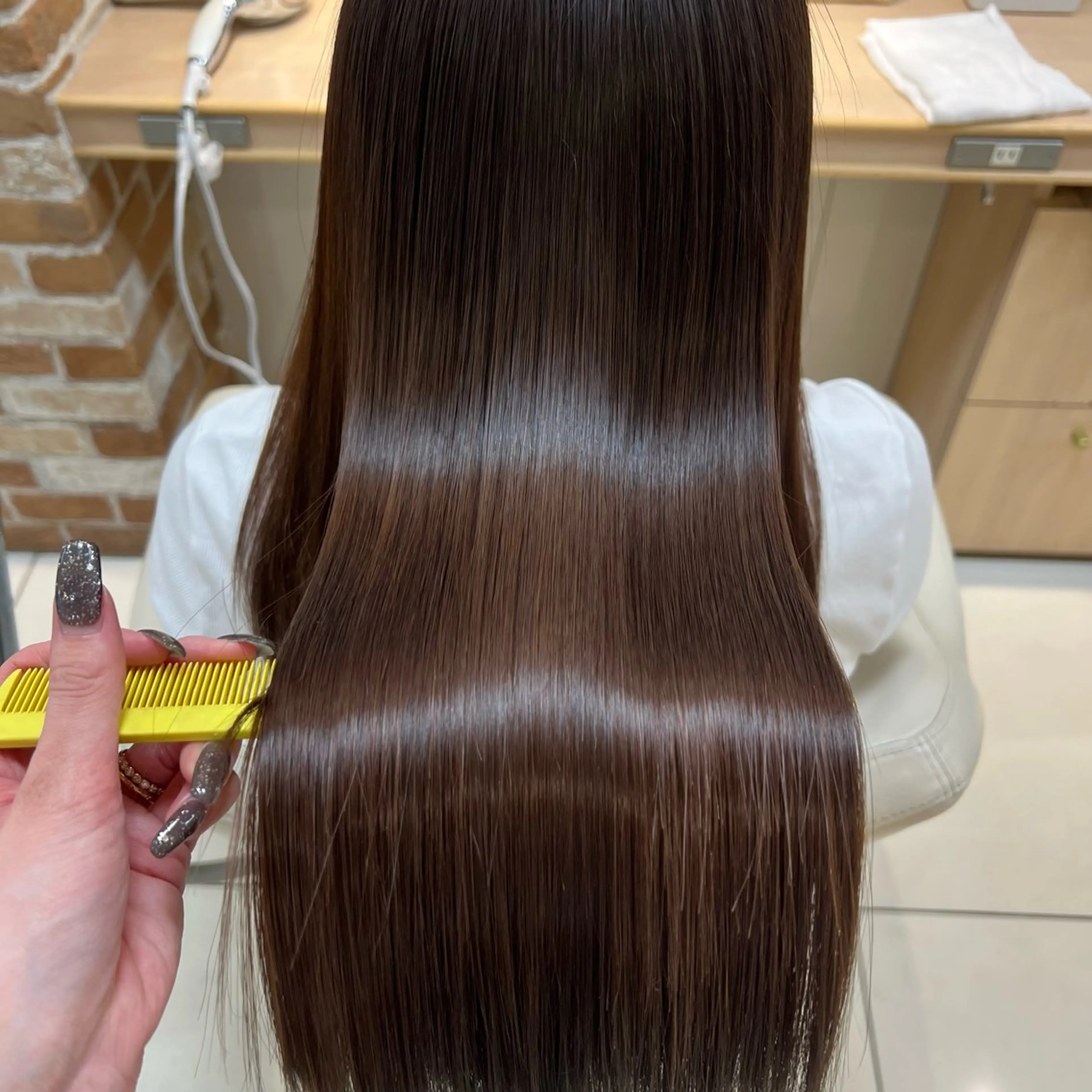 ロング カット 縮毛矯正 トリートメント 店長ハイトーンカラー 柞山史奈のヘアスタイル