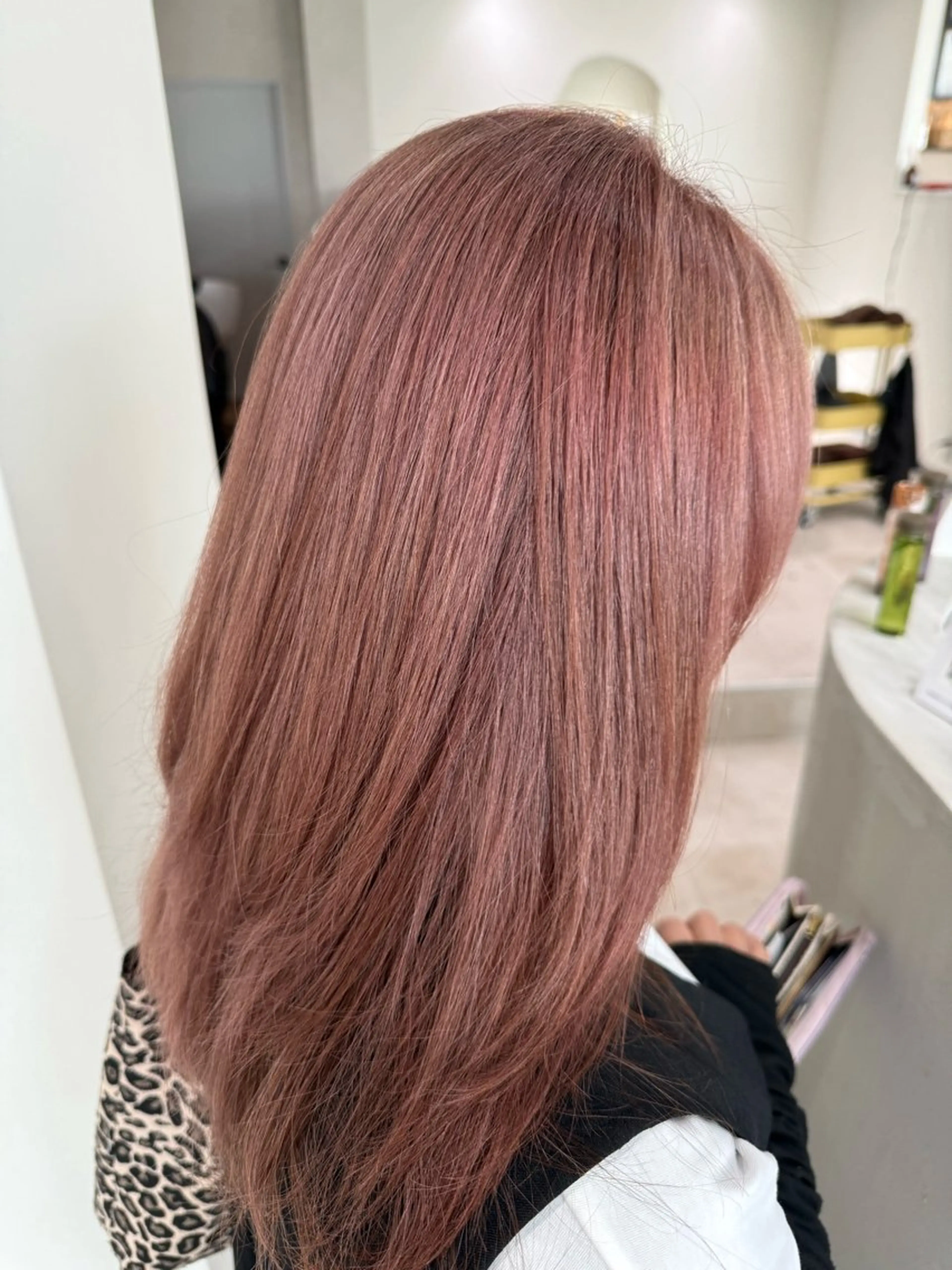 ロング カラー ブリーチ ヘアカラー トリートメント 脱白髪染め美容師 竹内涼乃のヘアスタイル