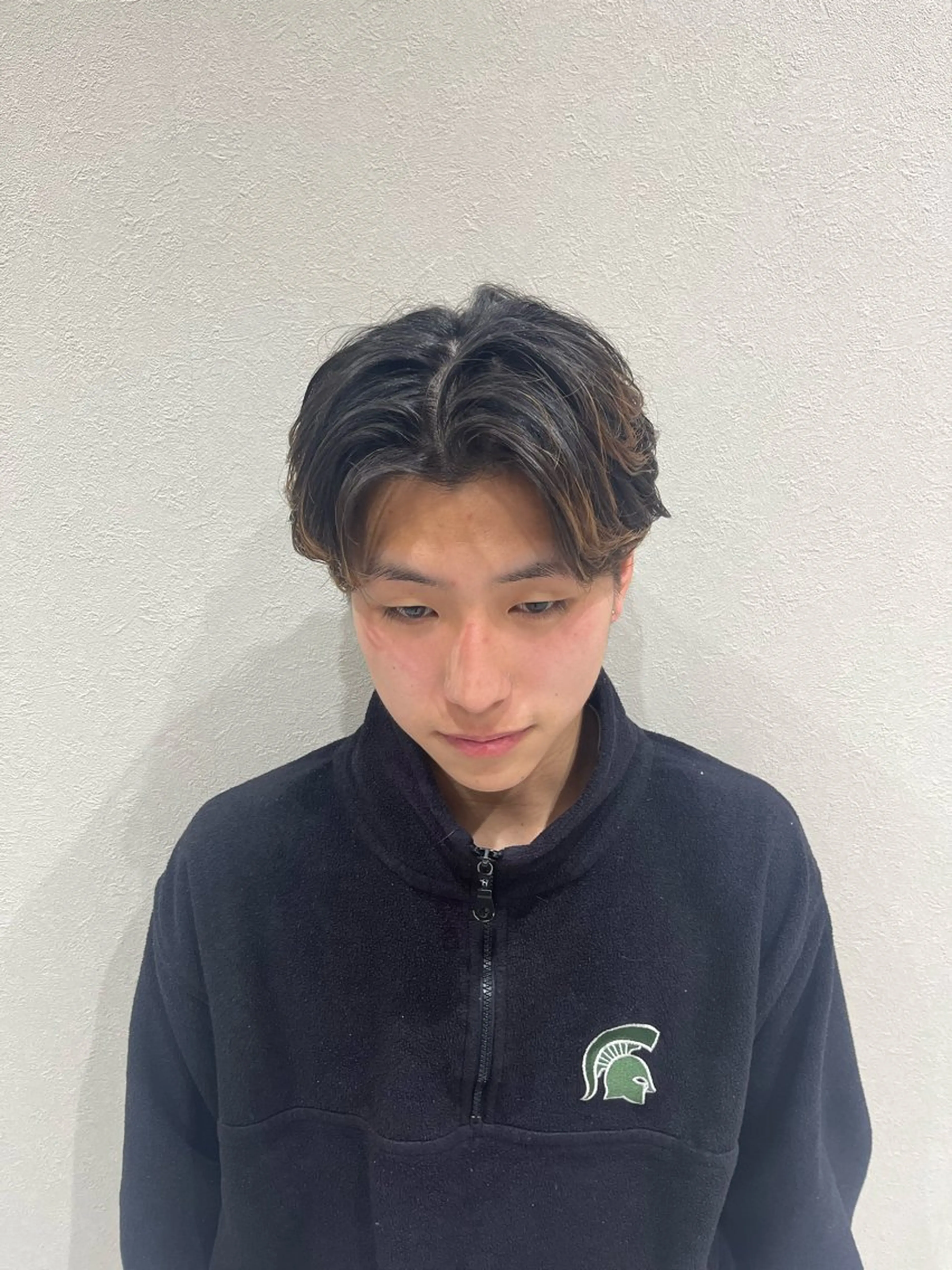 カラー メンズ センターパート 刈り上げ メンズウルフカット ウルフカット Ken 縮毛矯正/韓国風ヘアのヘアスタイル