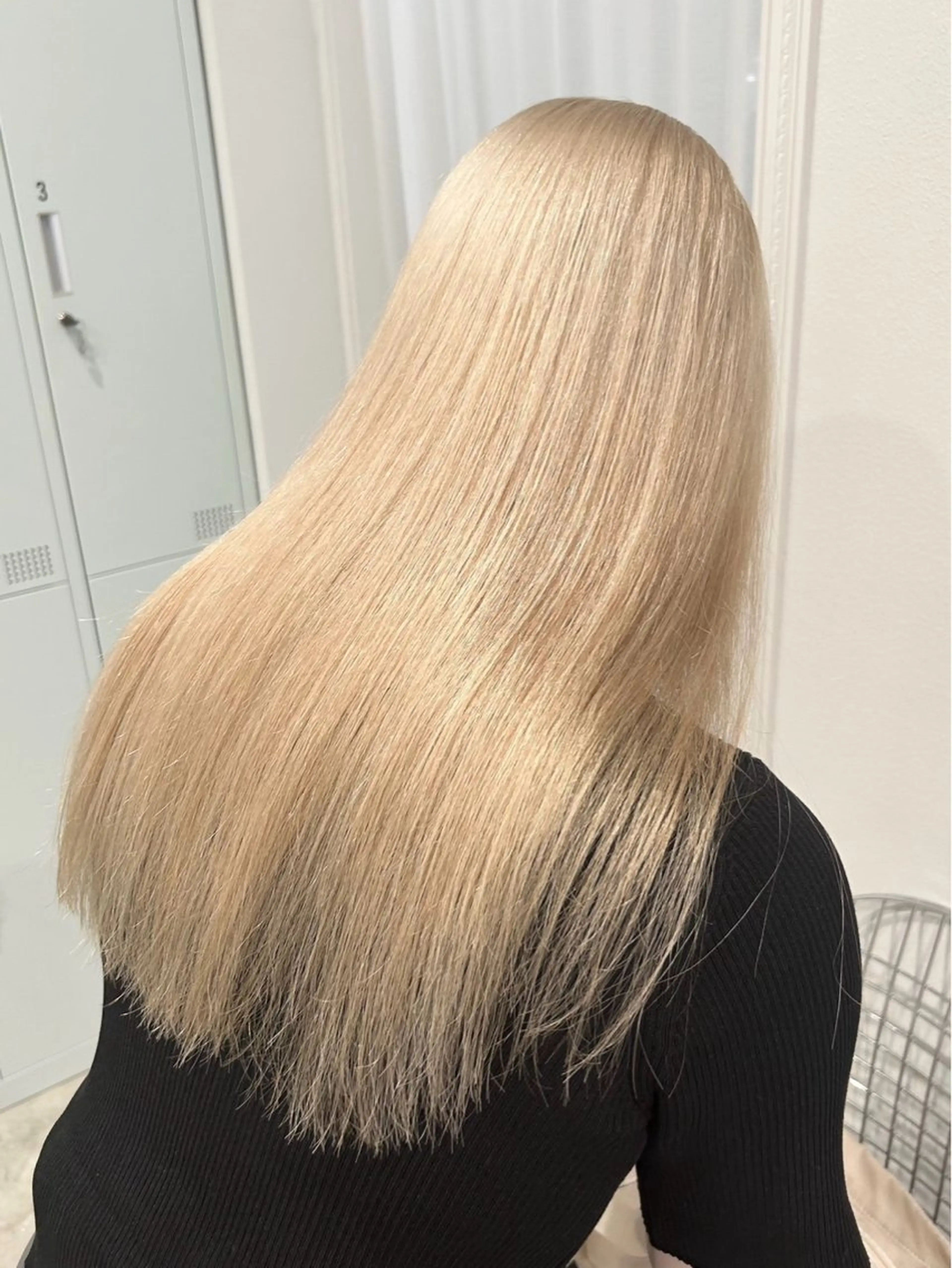 ロング カラー みなみ/ブリーチ/ ダイアモンドリリーのヘアスタイル