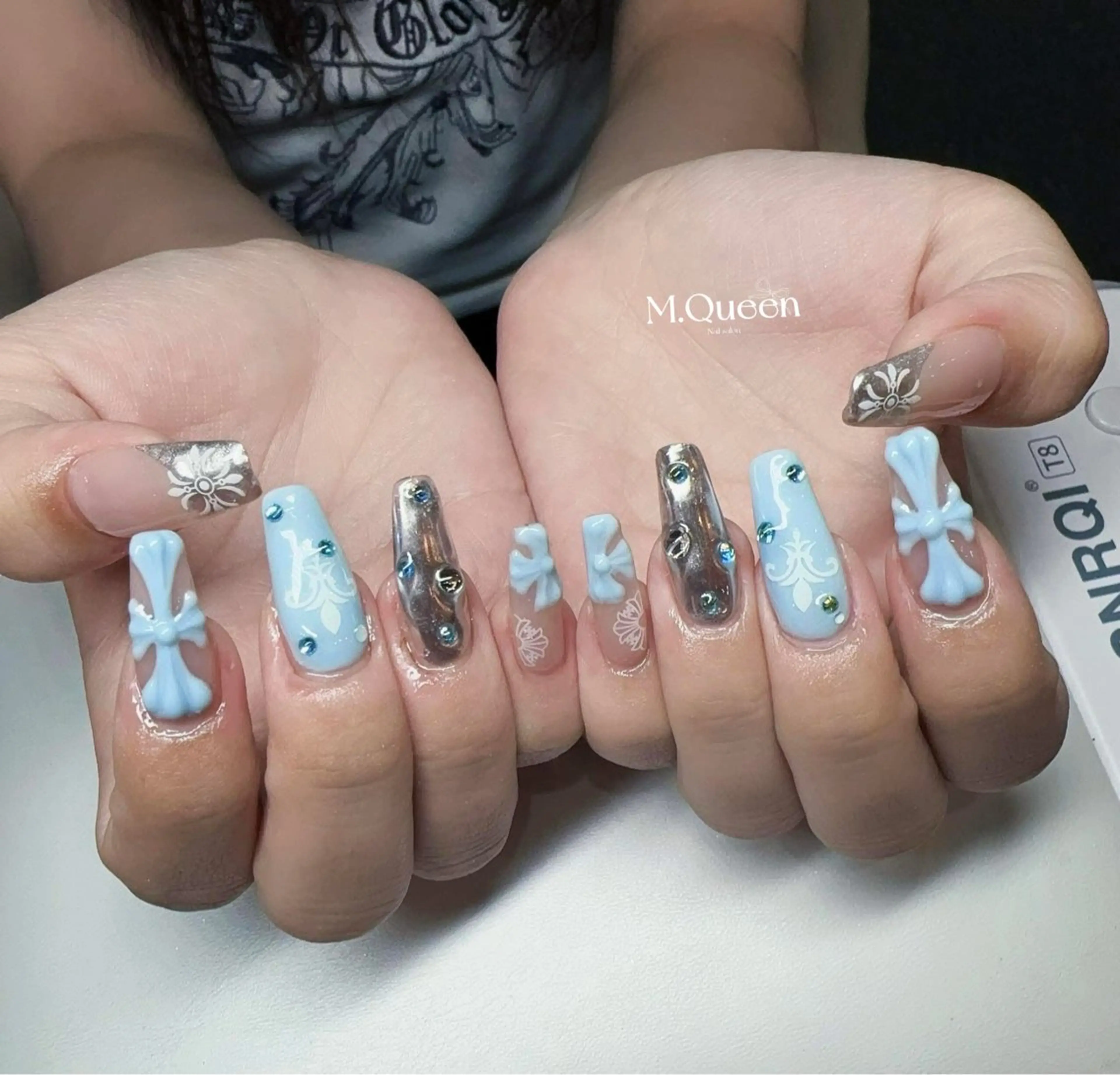 ネイル MQueen ネイルサロンマルのネイルデザイン