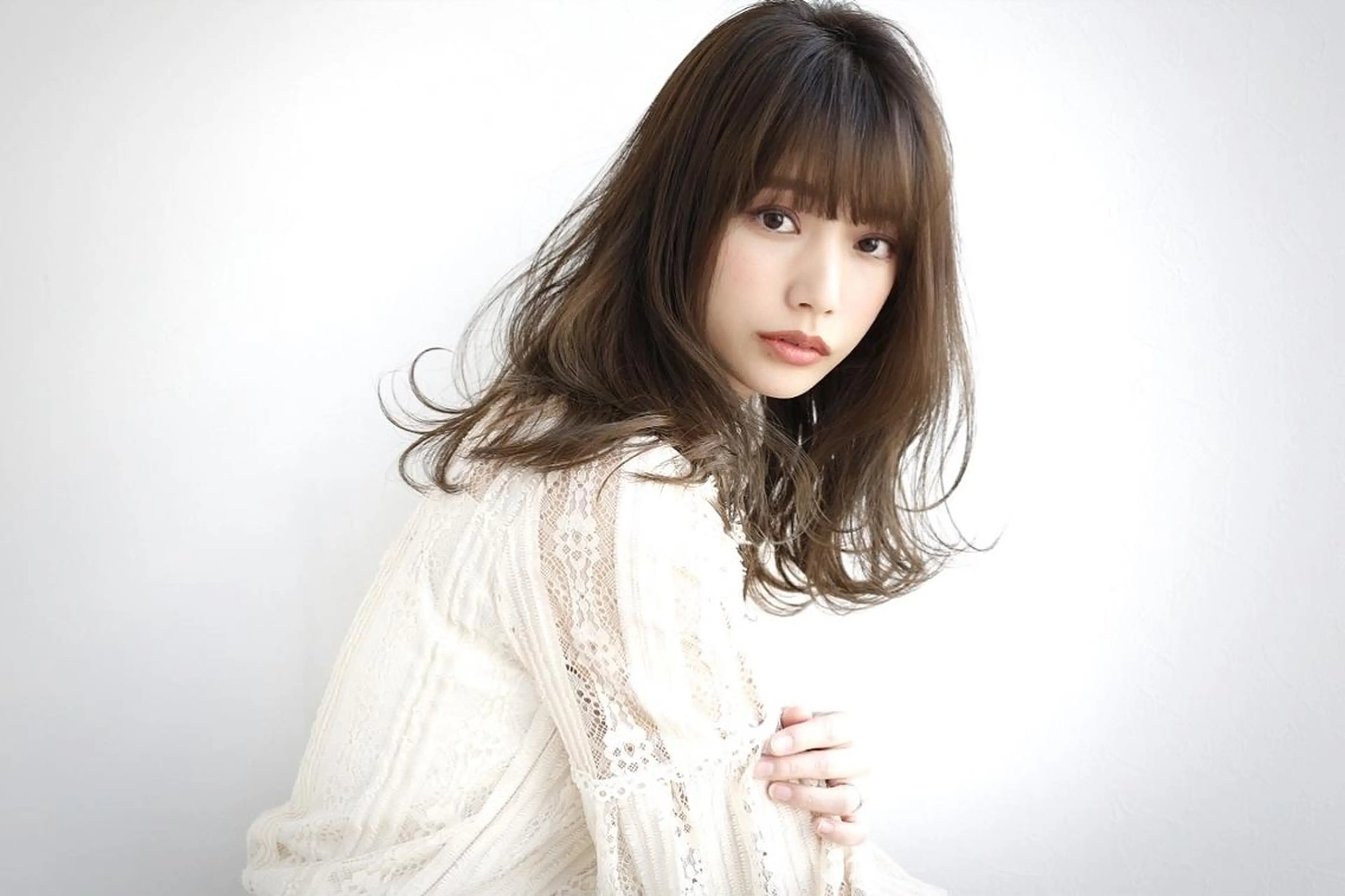 カラー ネイル マツエク・マツパ レイヤーカット/ 髪質改善/羽柴りくのヘアスタイル