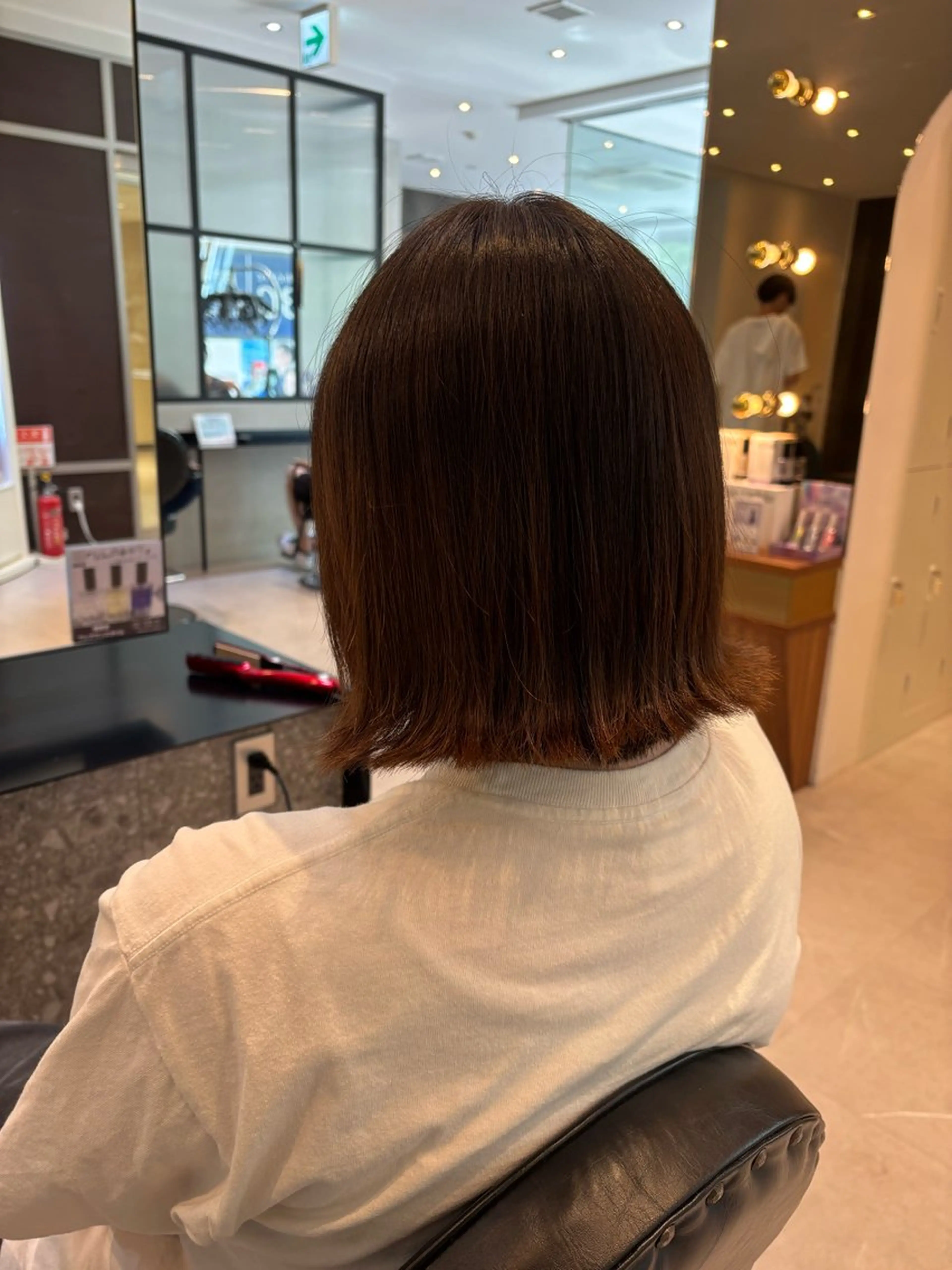 ミディアム ボブ 外ハネヘア カラー/髪質改善 トリートメント/優果のヘアスタイル