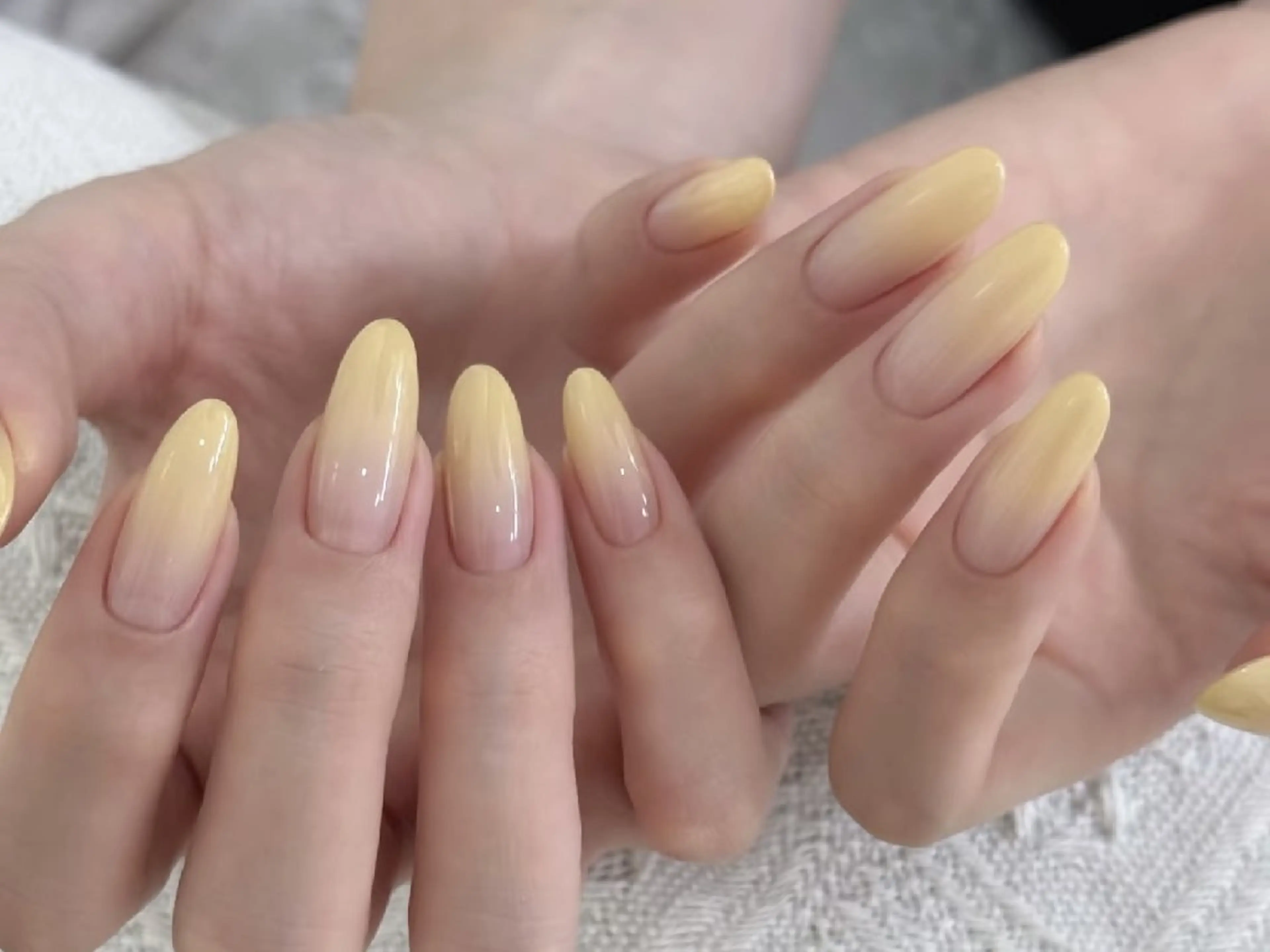 ネイル チークネイル フレンチネイル ジェルネイル ガーリー キラキラネイル ハンドネイル UM Nail Salonのネイルデザイン