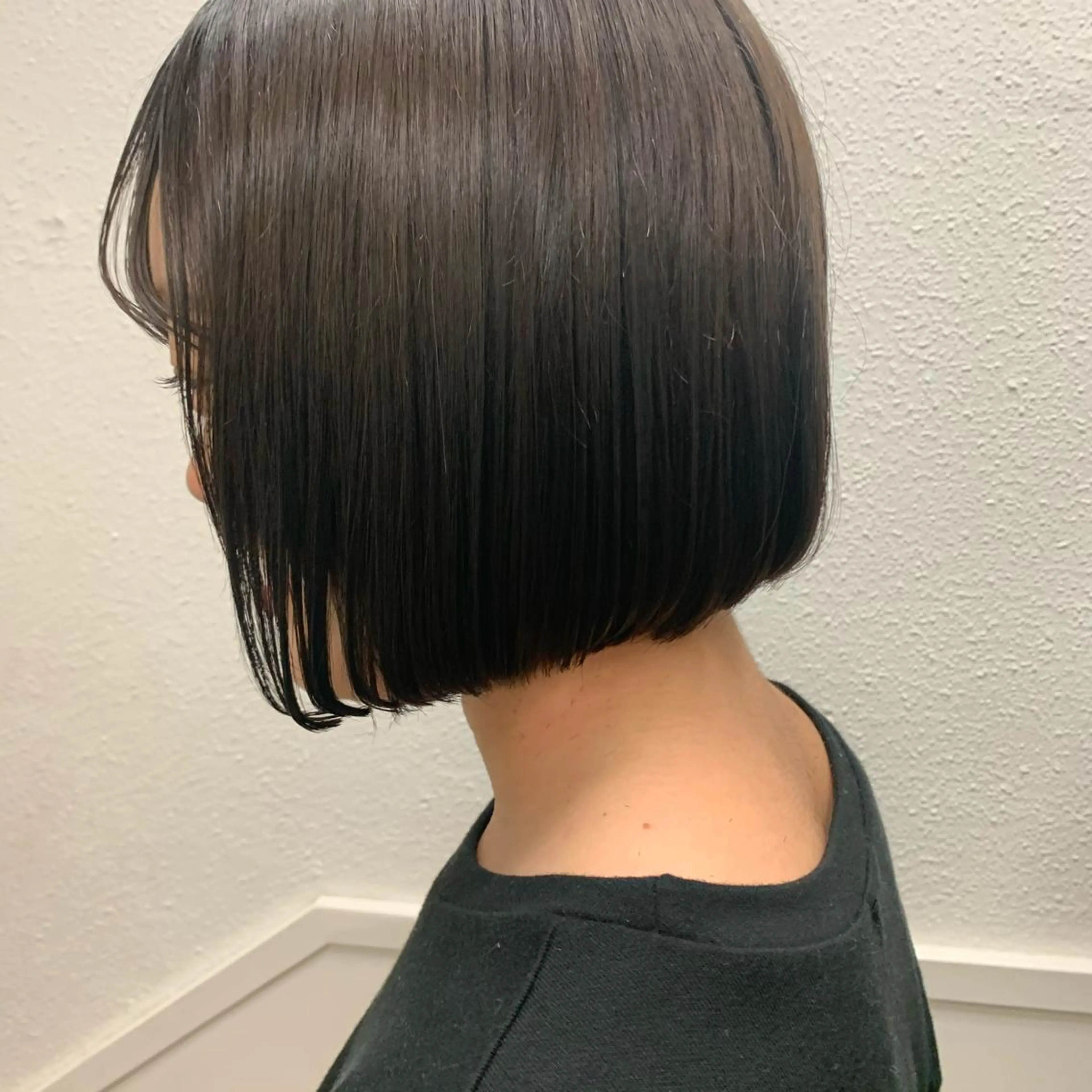 ショート ヘアアレンジ SALOWIN藤沢店所属・サナ🌱 切りっぱなしボブのヘアスタイル