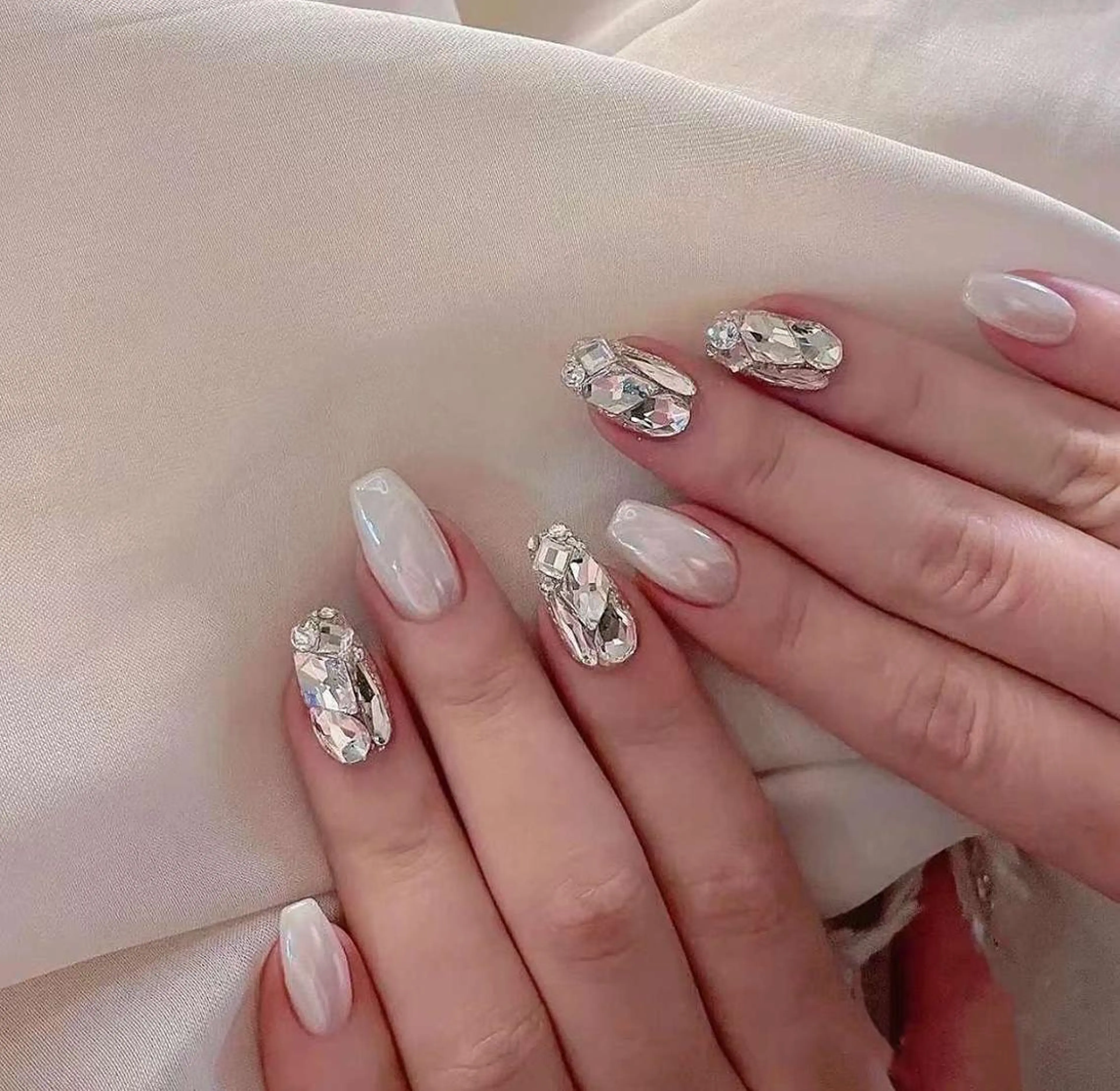 ネイル AB マツエクネイルサロンのネイルデザイン