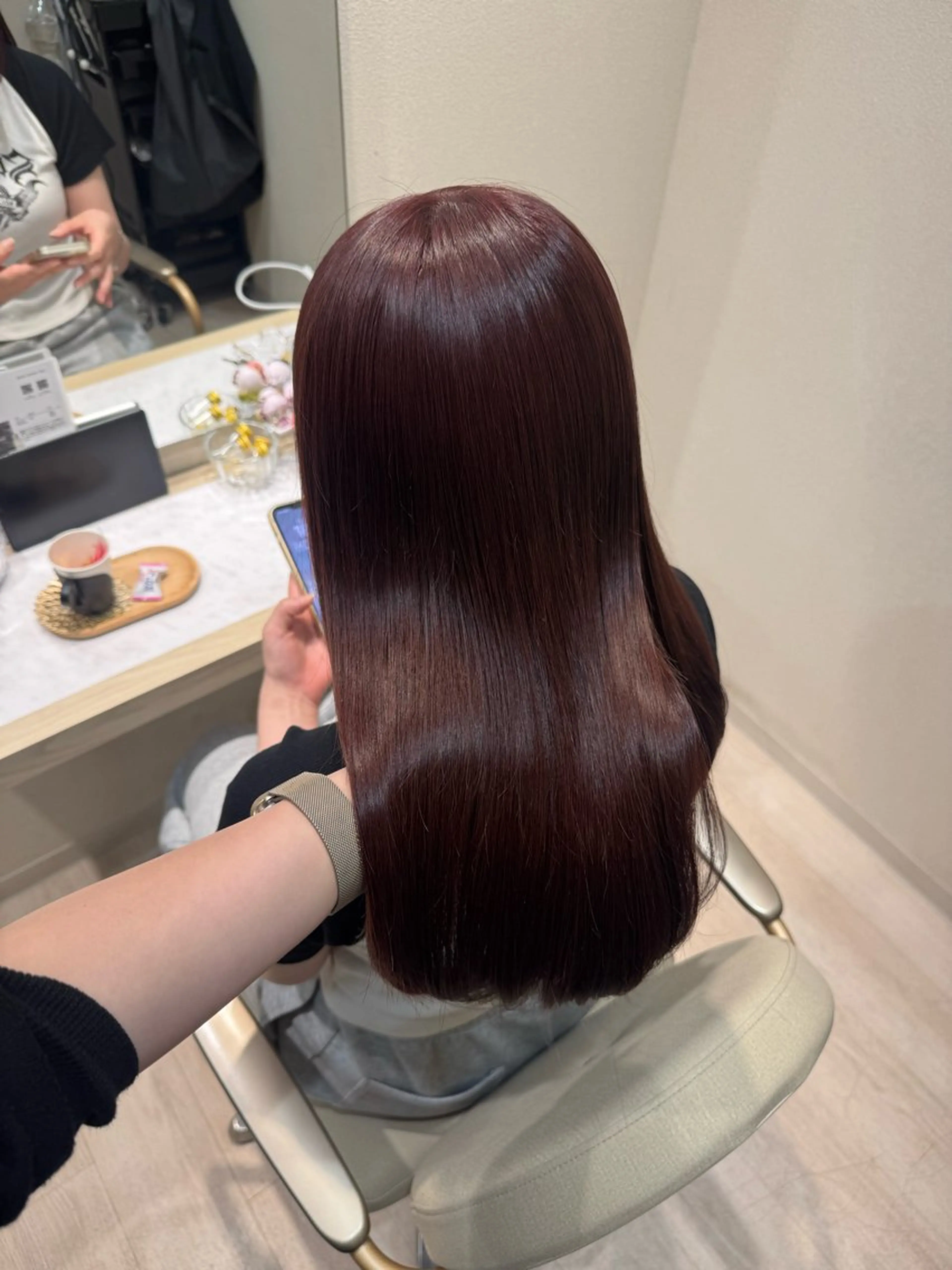 セミロング ヘアカラー トリートメント ヘッドスパ mina .のヘアスタイル