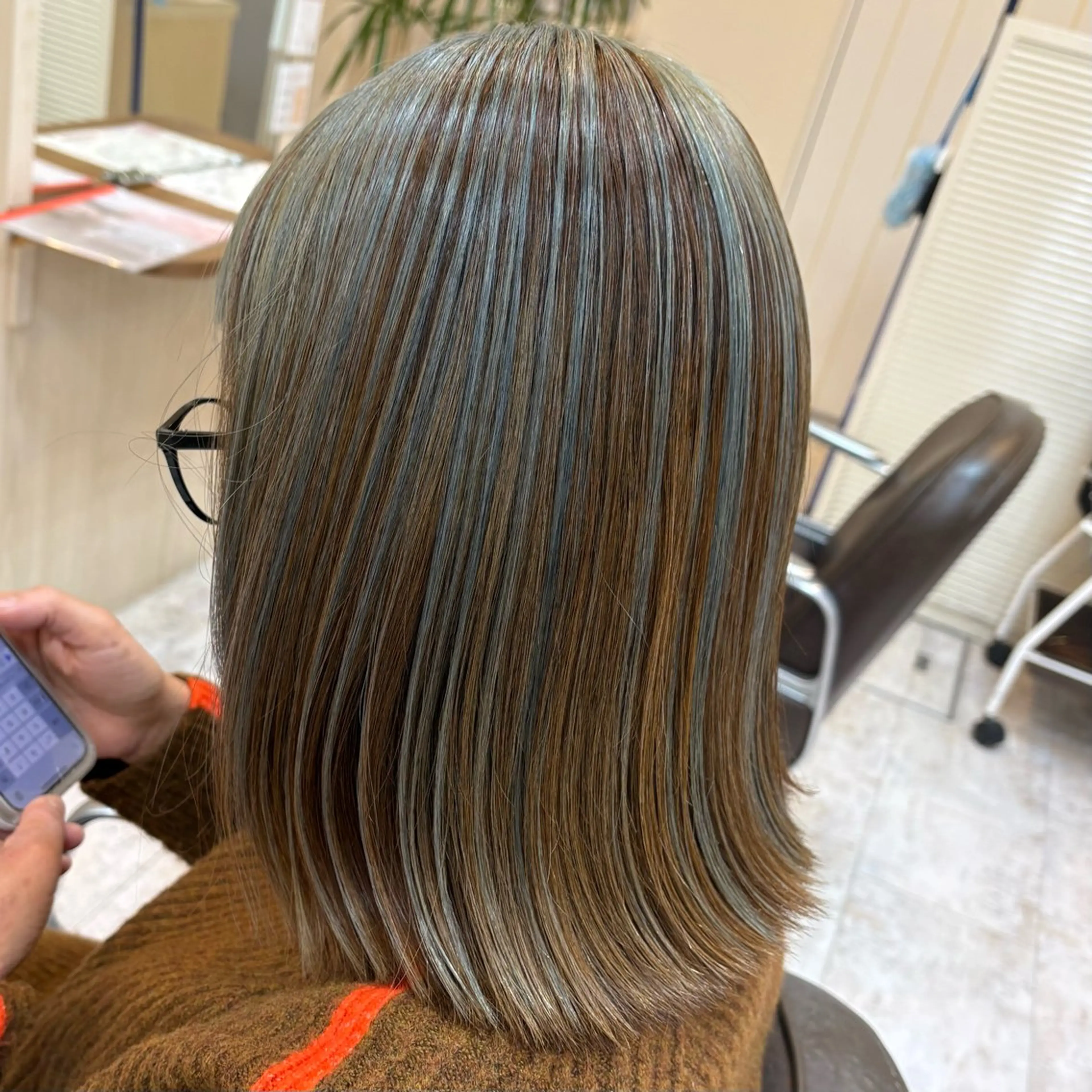 ミディアム カラー ブリーチ ヘアカラー トリートメント . YÜZÜのヘアスタイル