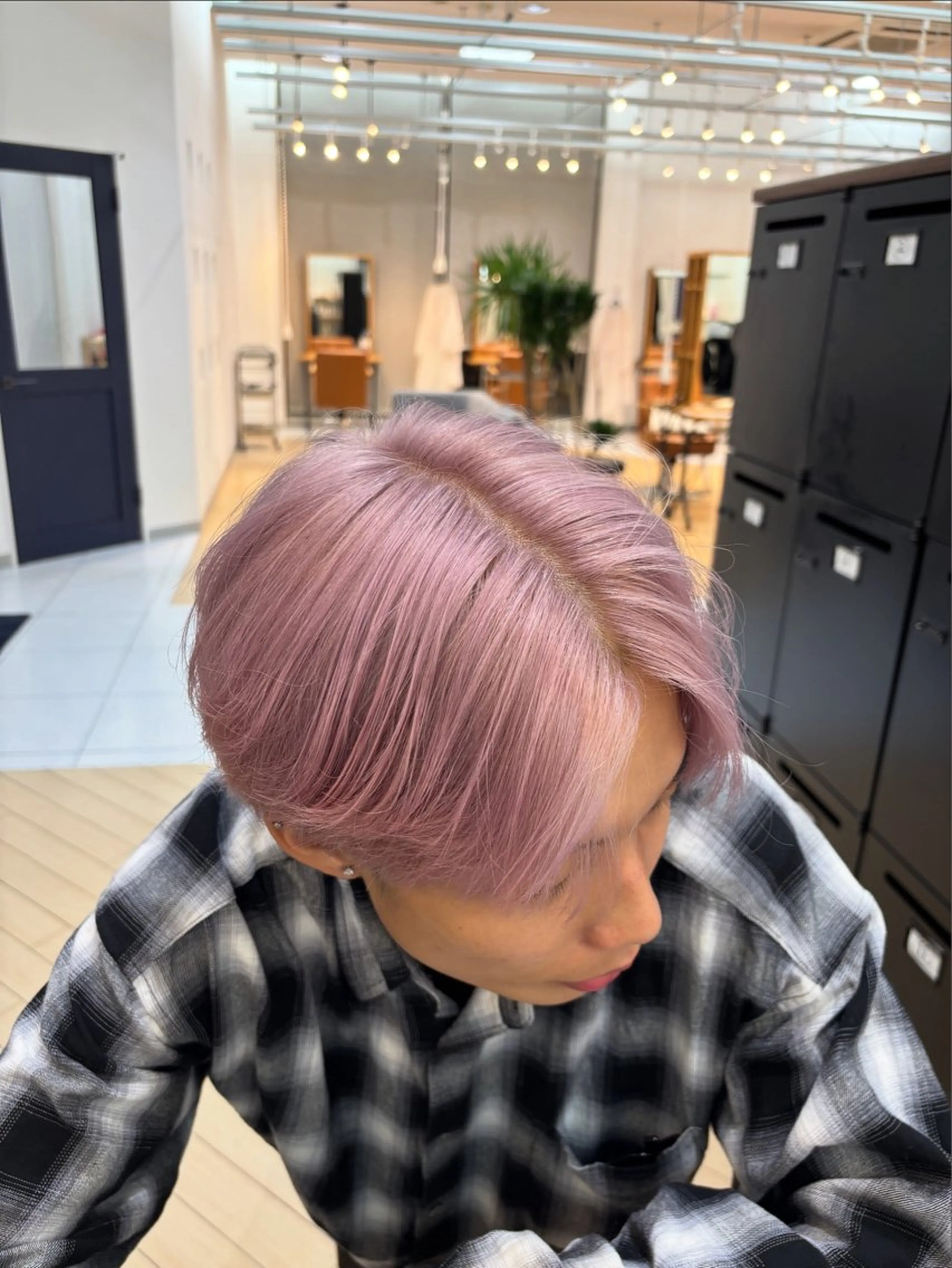 カラー ブリーチ ピンクカラー ヘアカラー 楢本 莉子のヘアスタイル