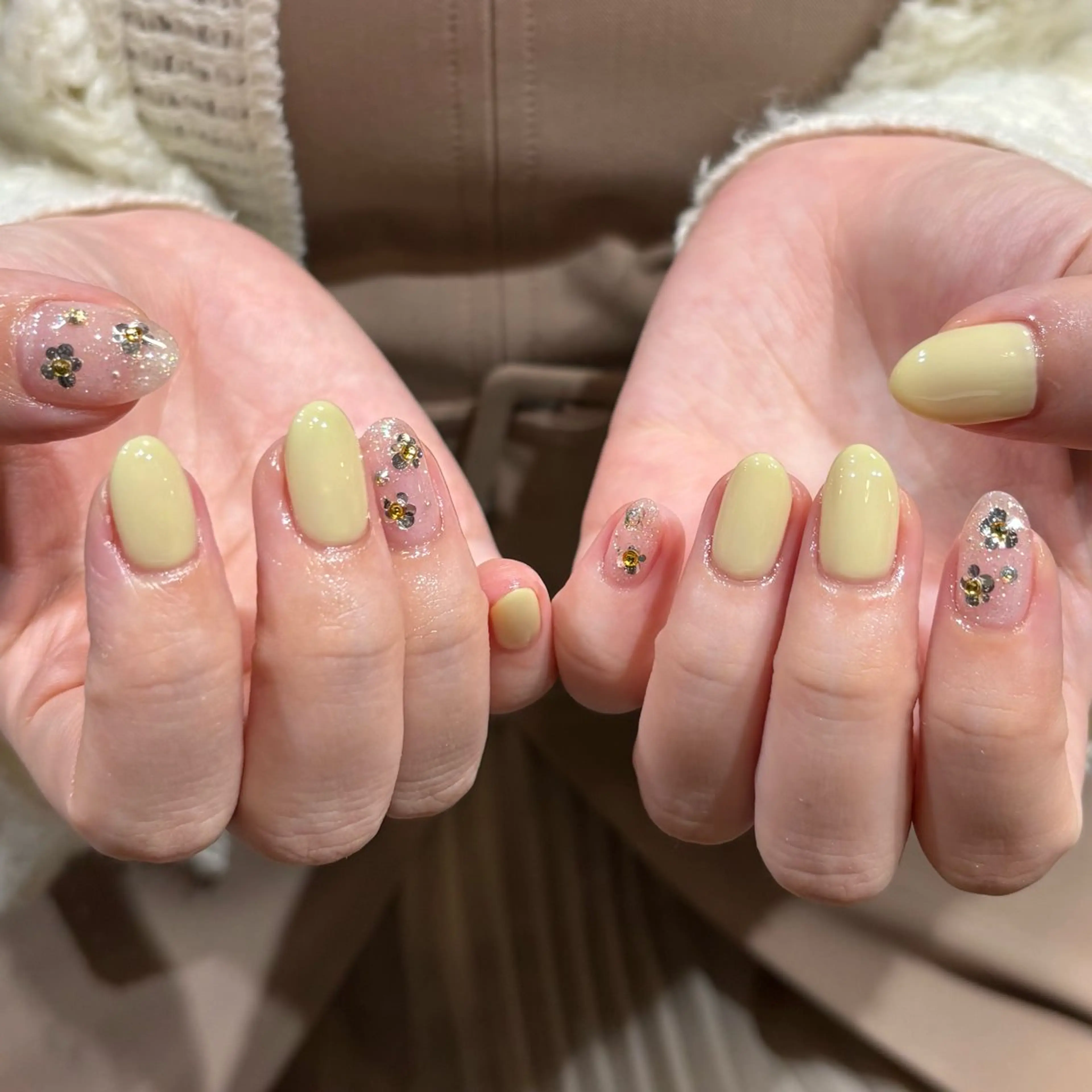 ネイル 黄色 ハンドネイル ✳︎new open ケア/パラジェルのネイルデザイン