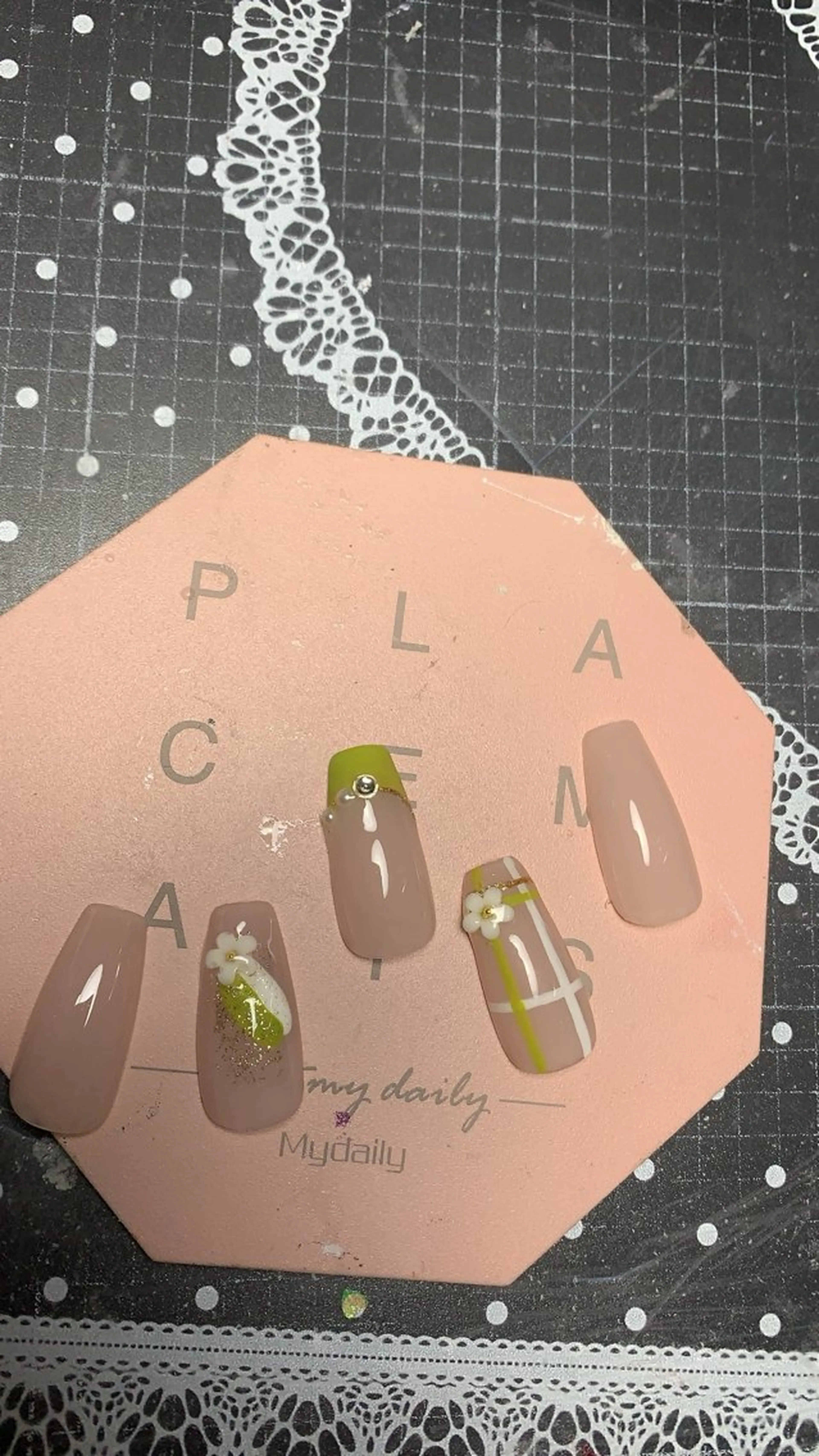 ネイル U·Mi nail salon所属・U·Mi 上野御徒町容のネイルデザイン