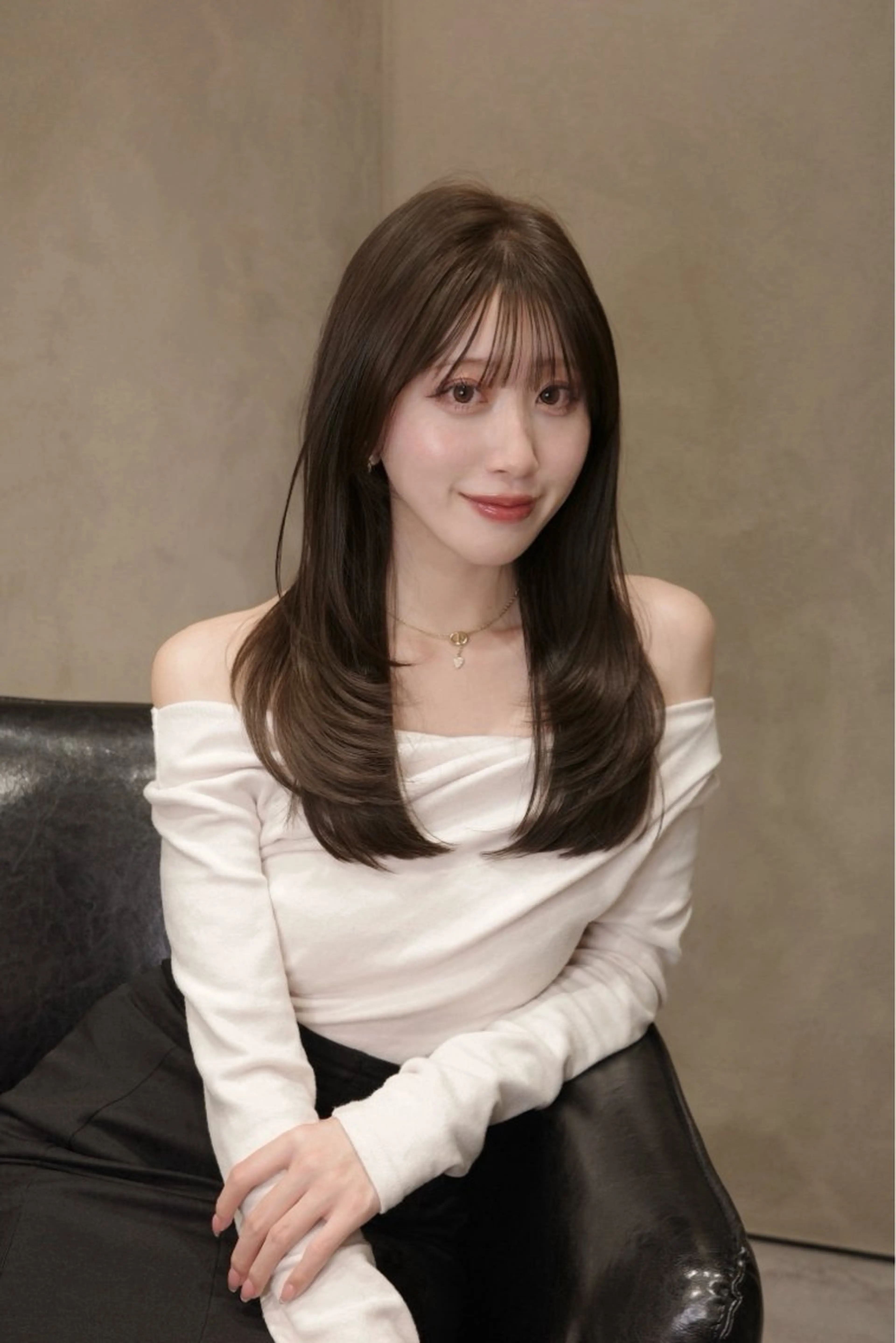 セミロング カラー 透明感カラー 髪質改善 レイヤーカット 似合わせカット 美顔形成｜酒井 ｜青山のヘアスタイル