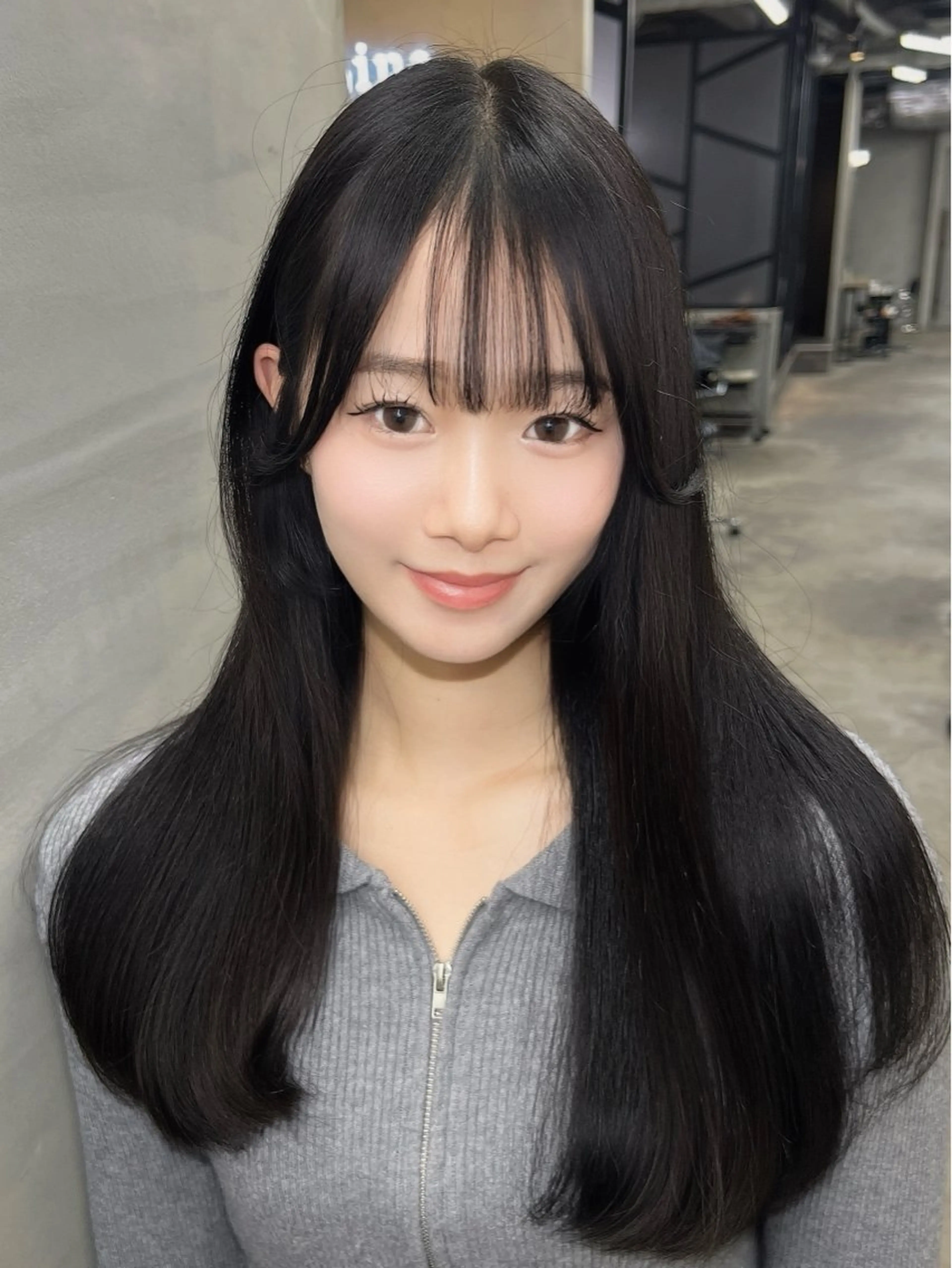 ロング カラー 黒髪 髪質改善 カット ヘアカラー トリートメント 前髪/顔まわりカット 艶髪/髪質改善/縮毛のヘアスタイル