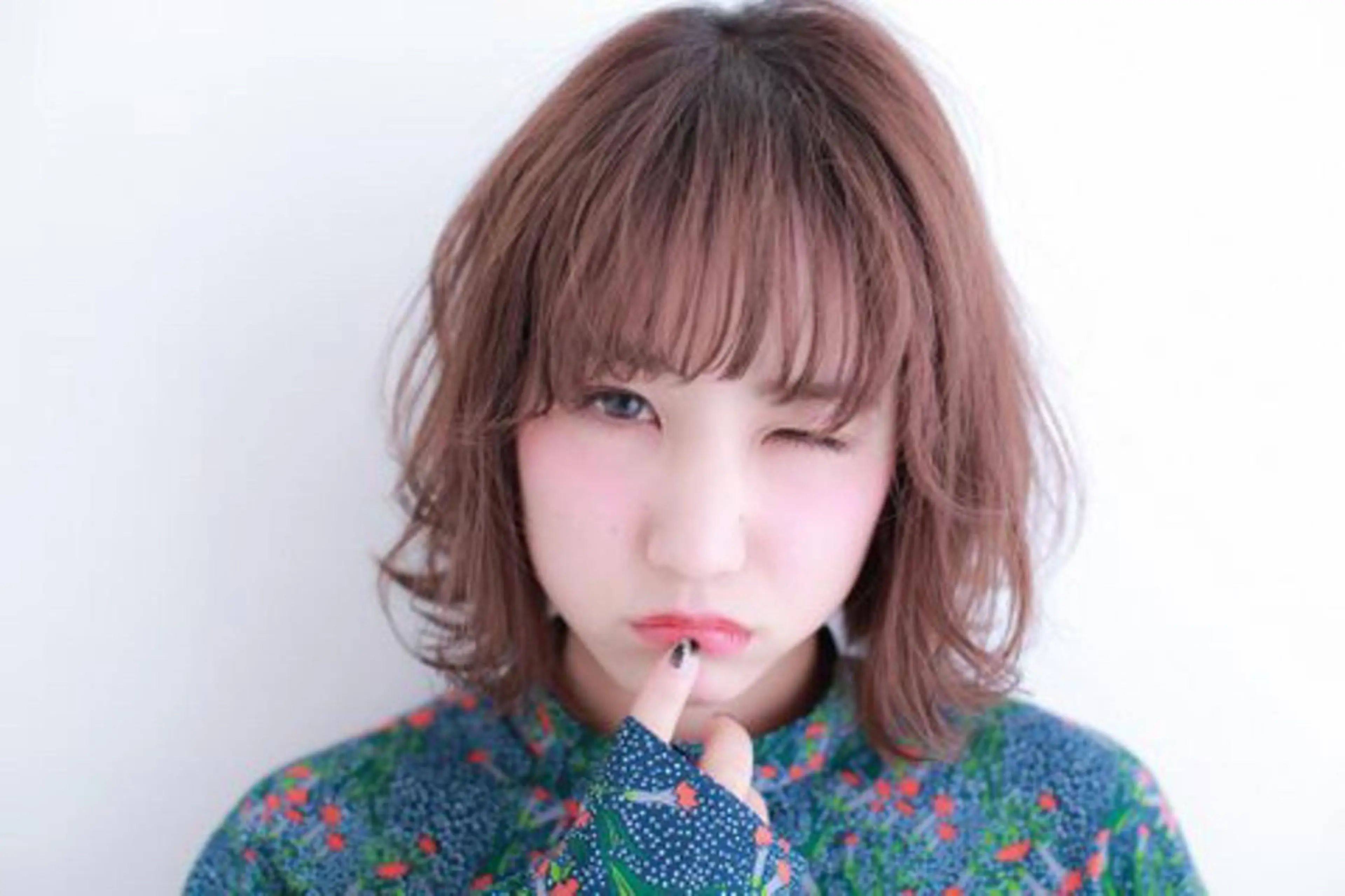 ミディアム 岸川 恭子のヘアスタイル