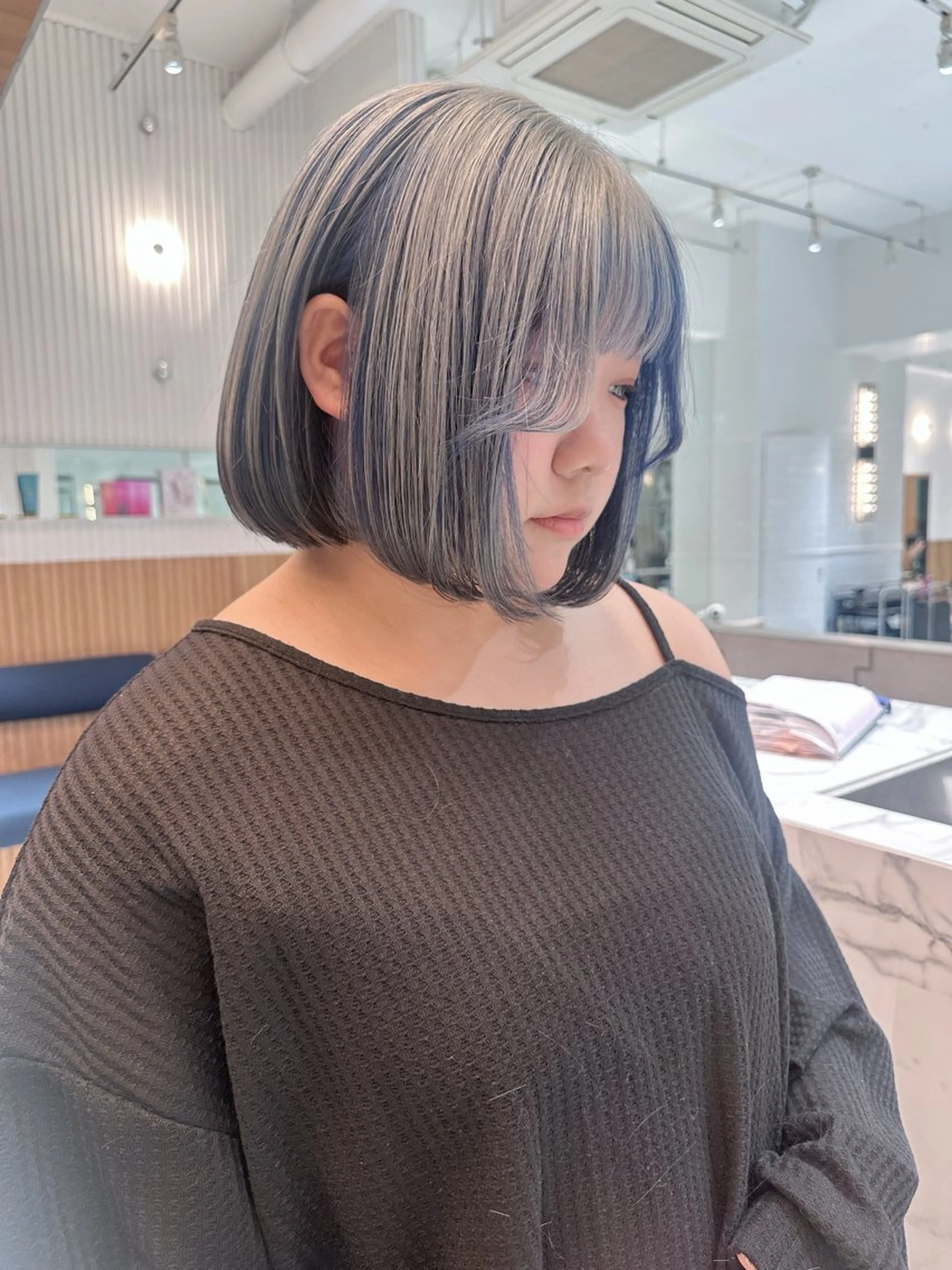 ミディアム カラー ブリーチ カット ヘアカラー トリートメント YUI.⋆𝜗𝜚 /レイヤー/ボブのヘアスタイル