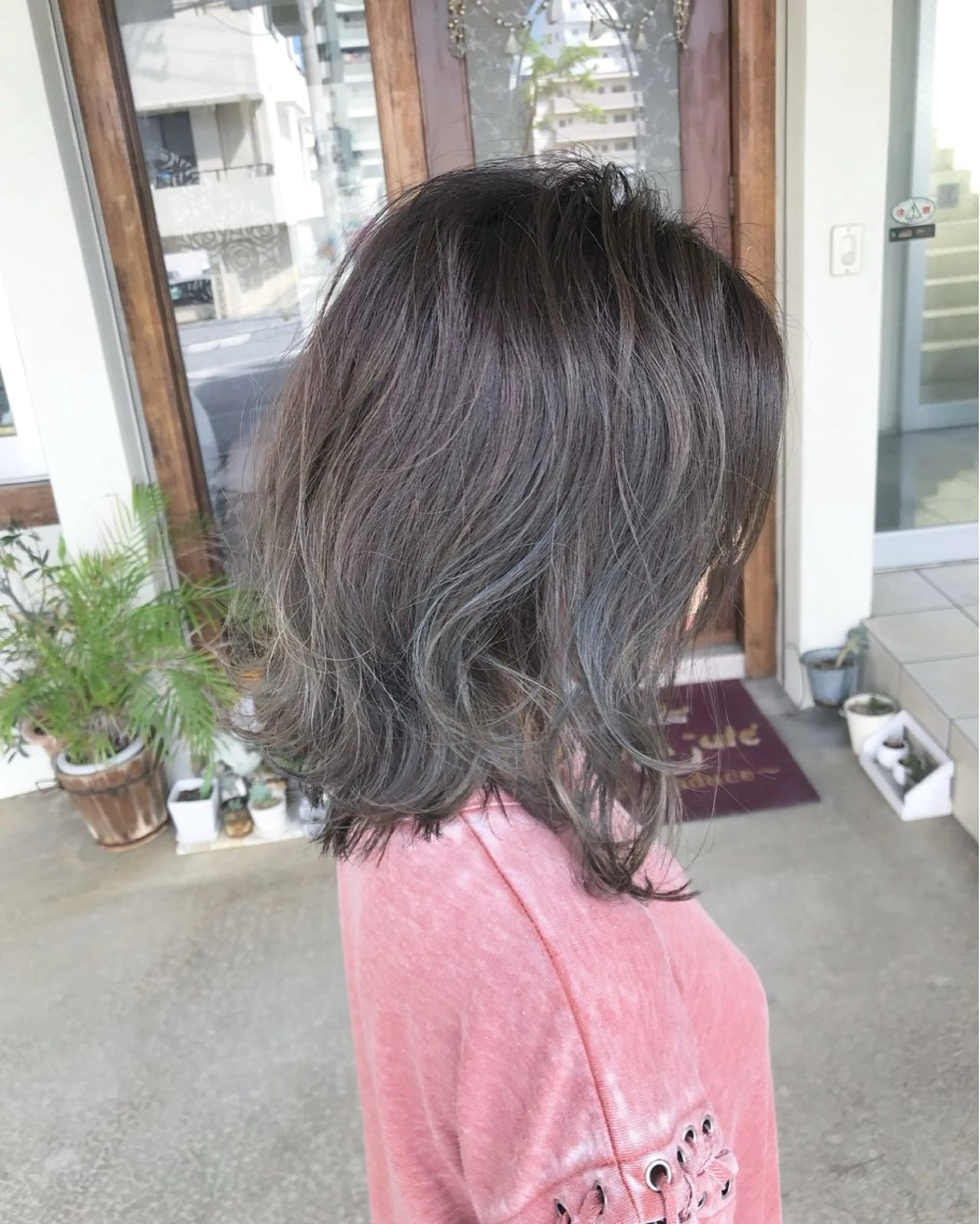 ミディアム カラー バレイヤージュ レイヤーカット ヘアカラー grand juteのヘアスタイル