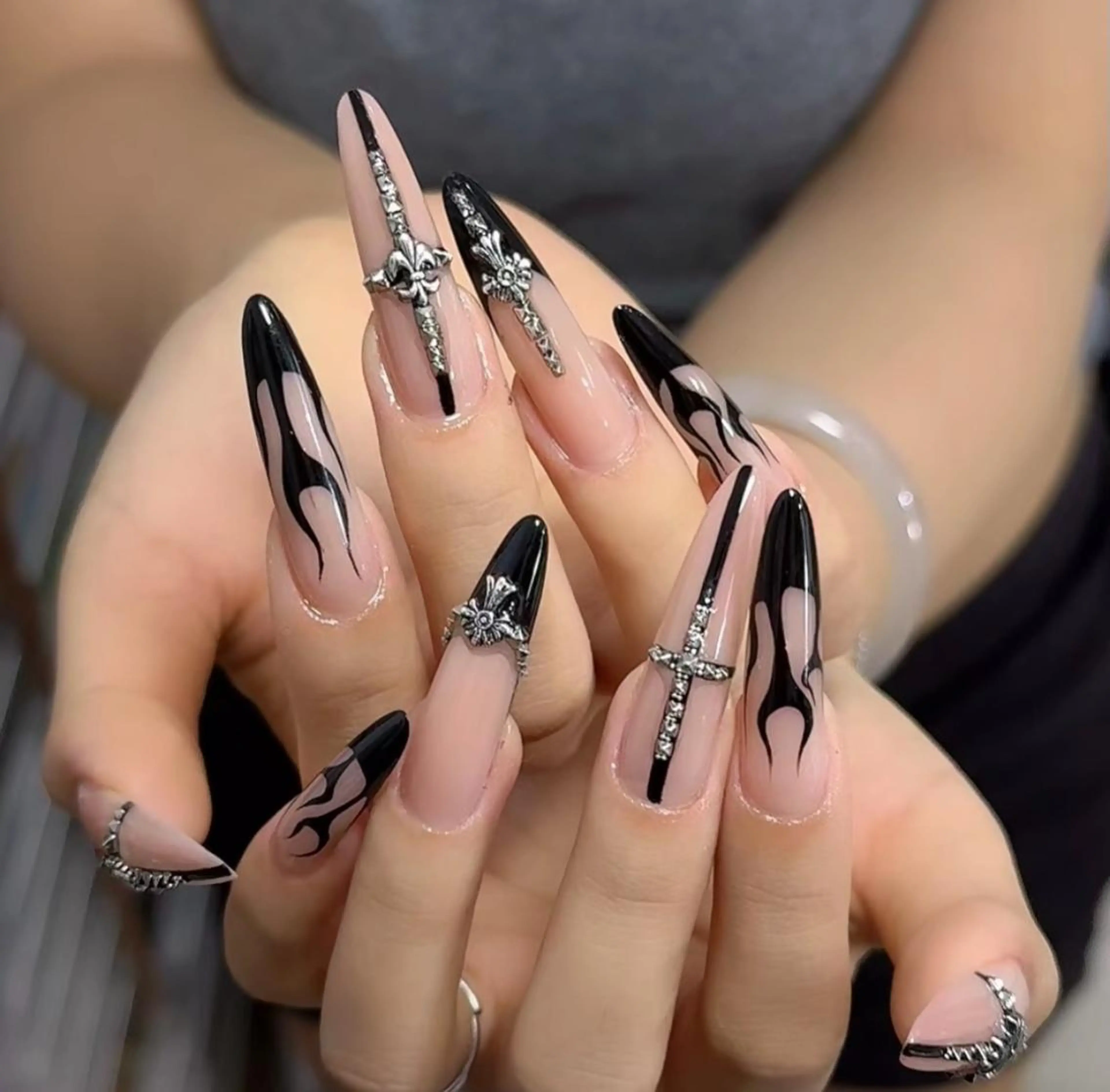ネイル ハンドネイル エリ🫧 nail池袋東口のネイルデザイン