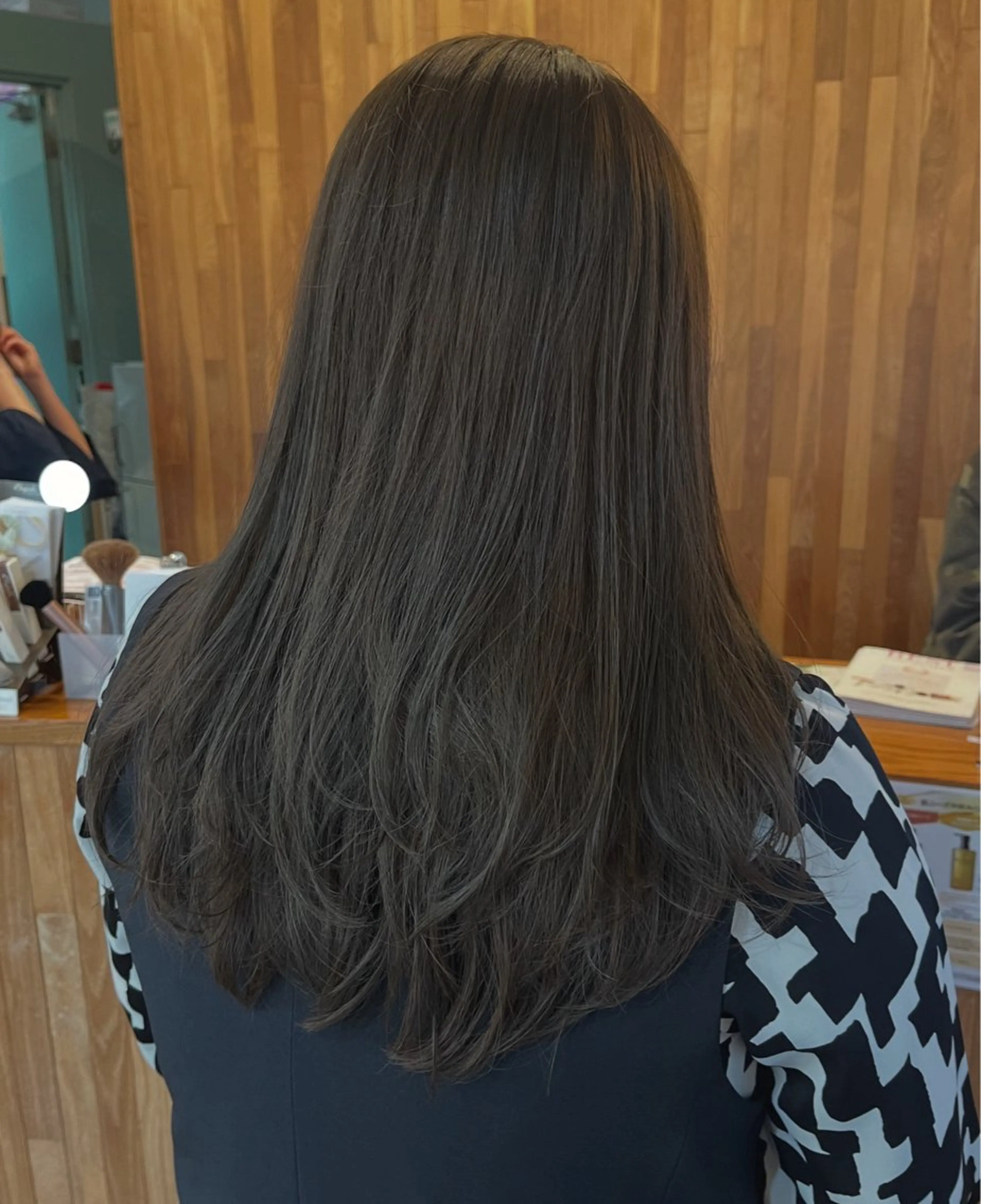 ロング ハイライト レイヤーカット TAKAHASHI REIKAのヘアスタイル