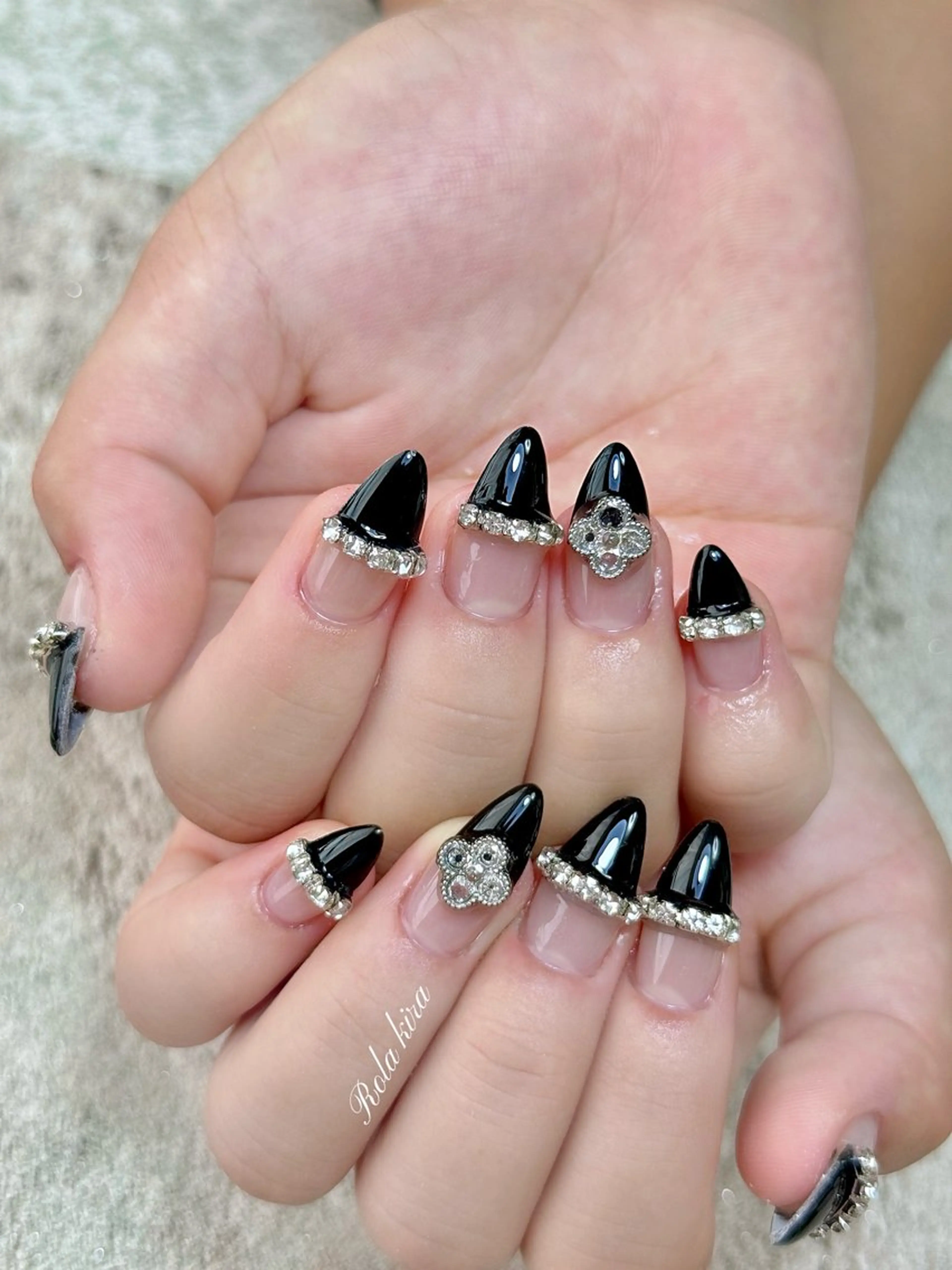 ネイル フラワーネイル フレンチネイル ガラスフレンチ キラキラネイル 韓国ネイル ハンドネイル Rola kira 麗のネイルデザイン