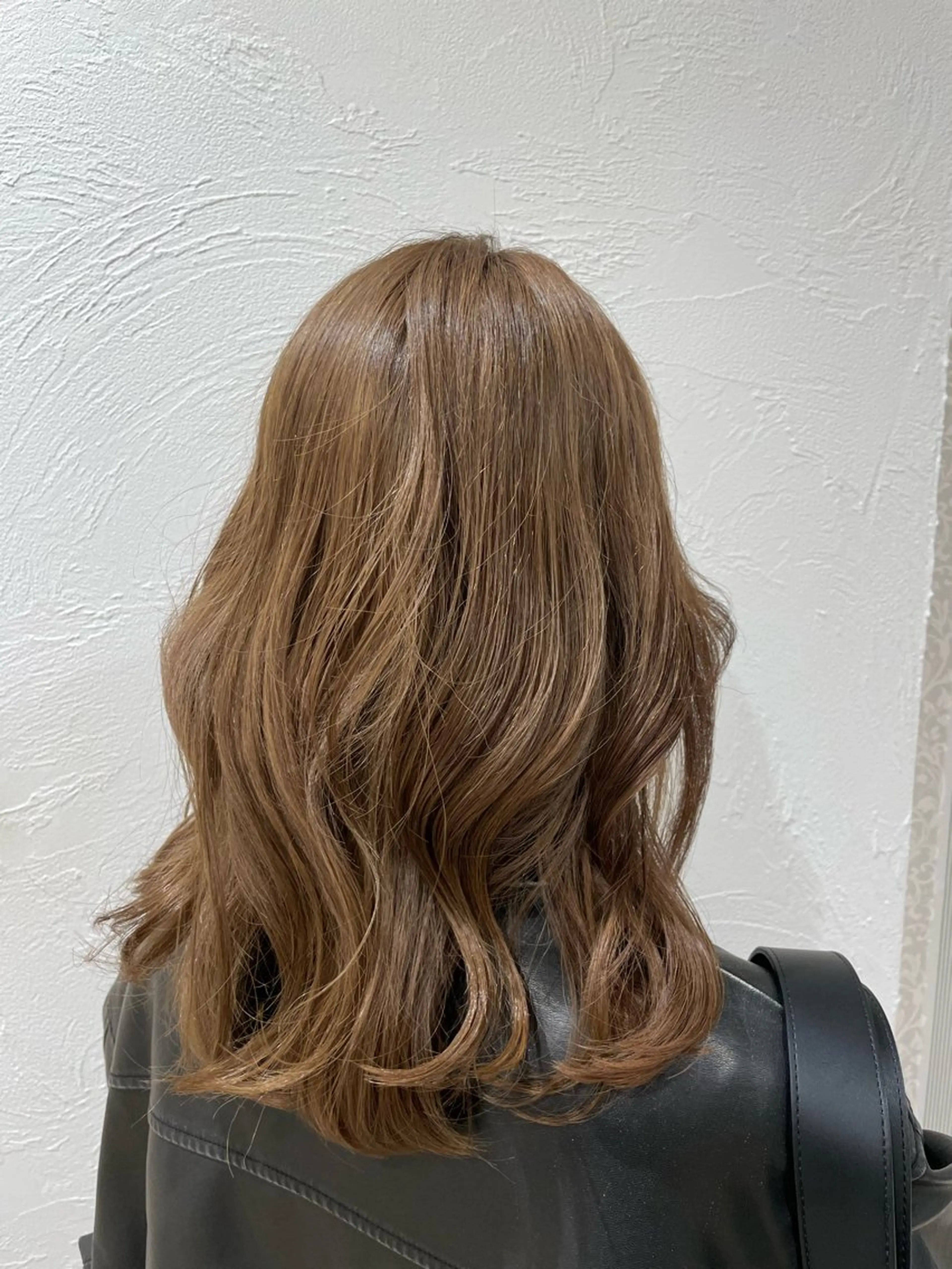 ミディアム カラー ベージュカラー ハイトーンカラー 韓国風カラー ヨシンモリ 韓国風ヘア 渡邊花奈 韓国ヘアのヘアスタイル