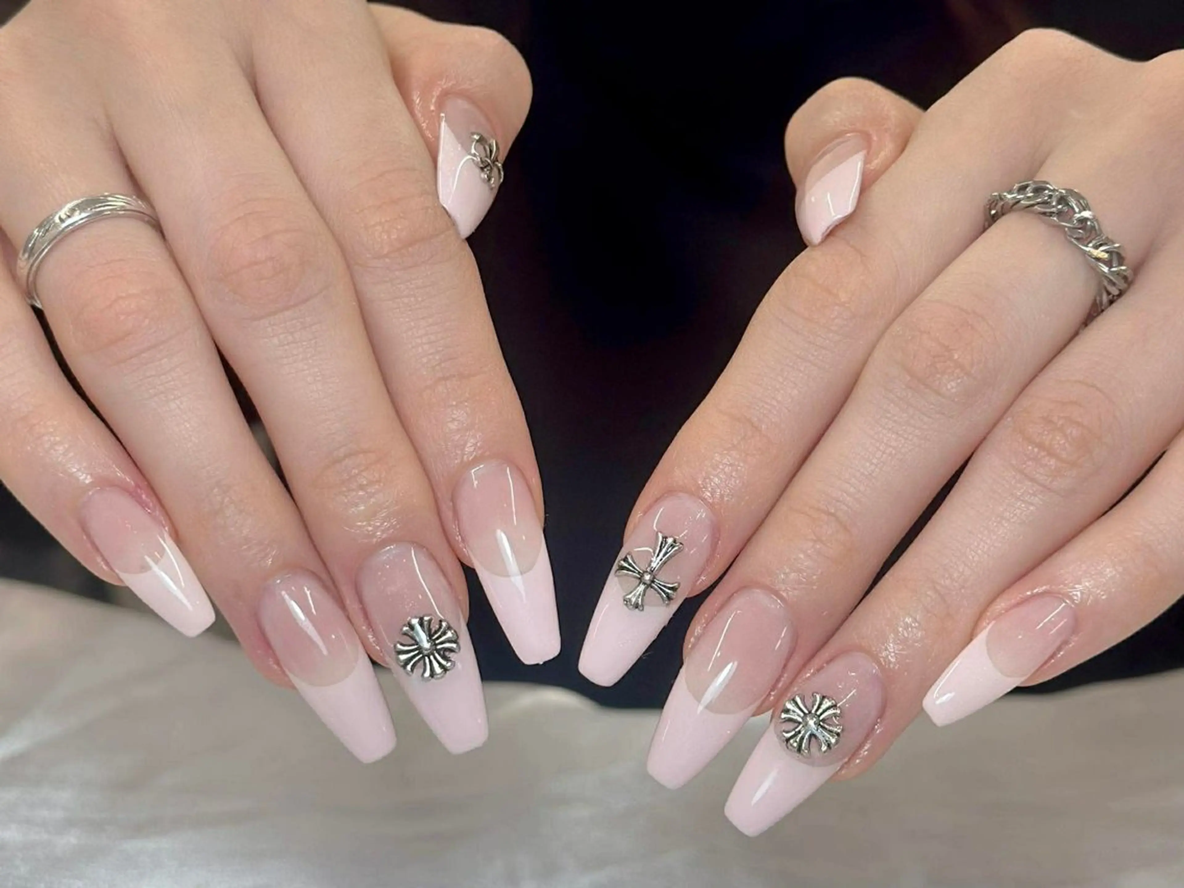 ネイル チークネイル フレンチネイル グラデーション マグネットネイル ミラーネイル ハンドネイル sorako nailのネイルデザイン